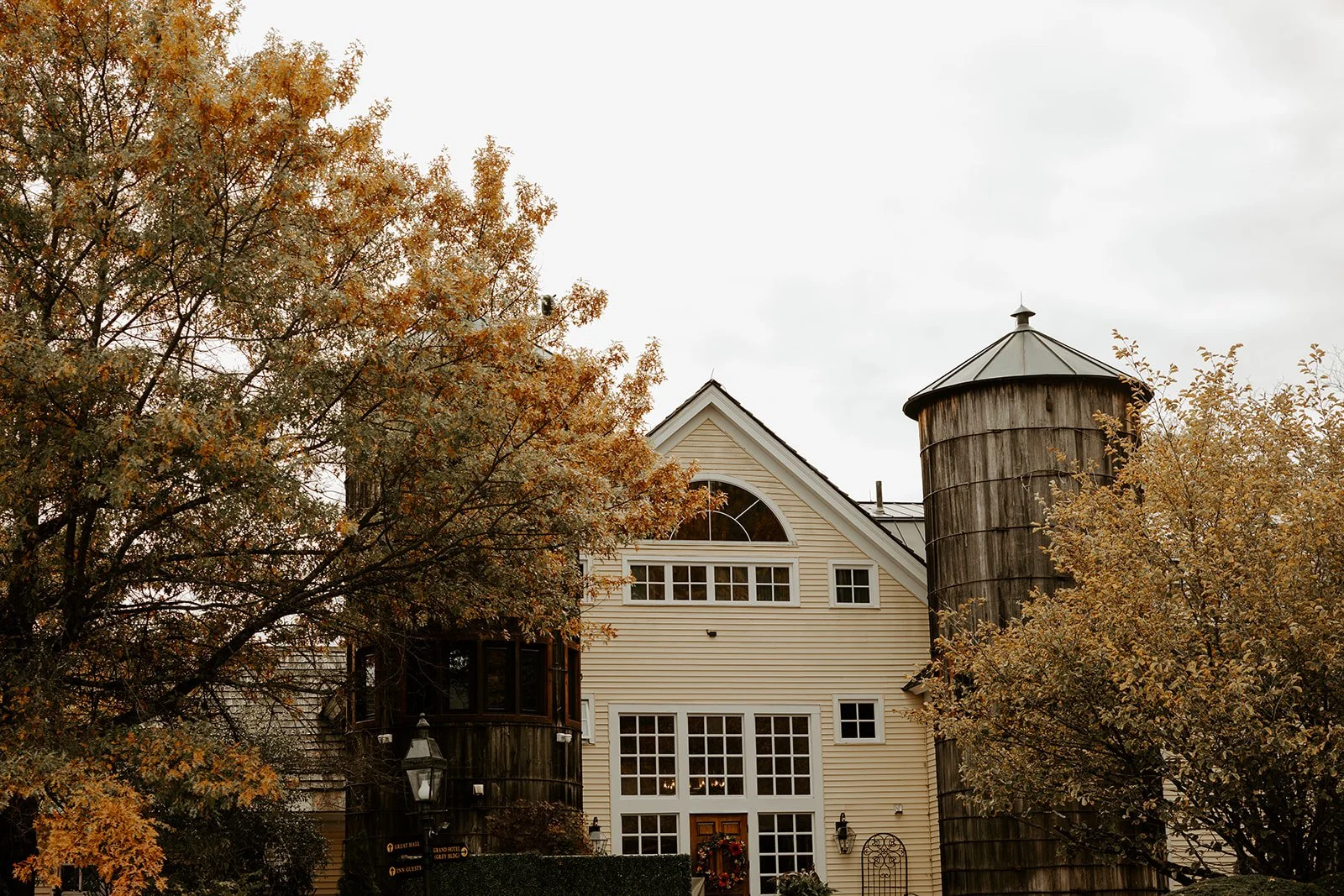 Bedford Village Inn, a historic new hampshire wedding venue