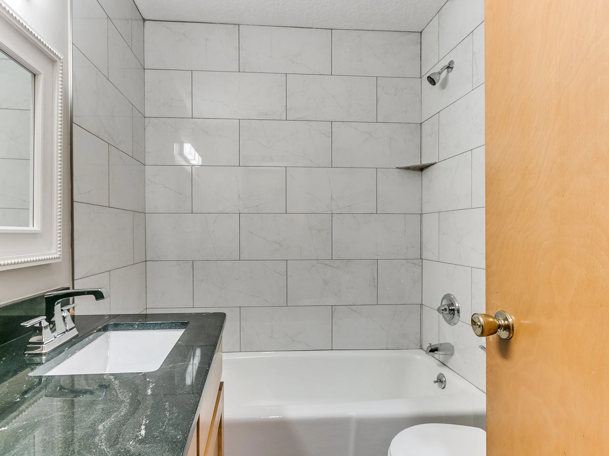 1214 Cruce St-47.jpg