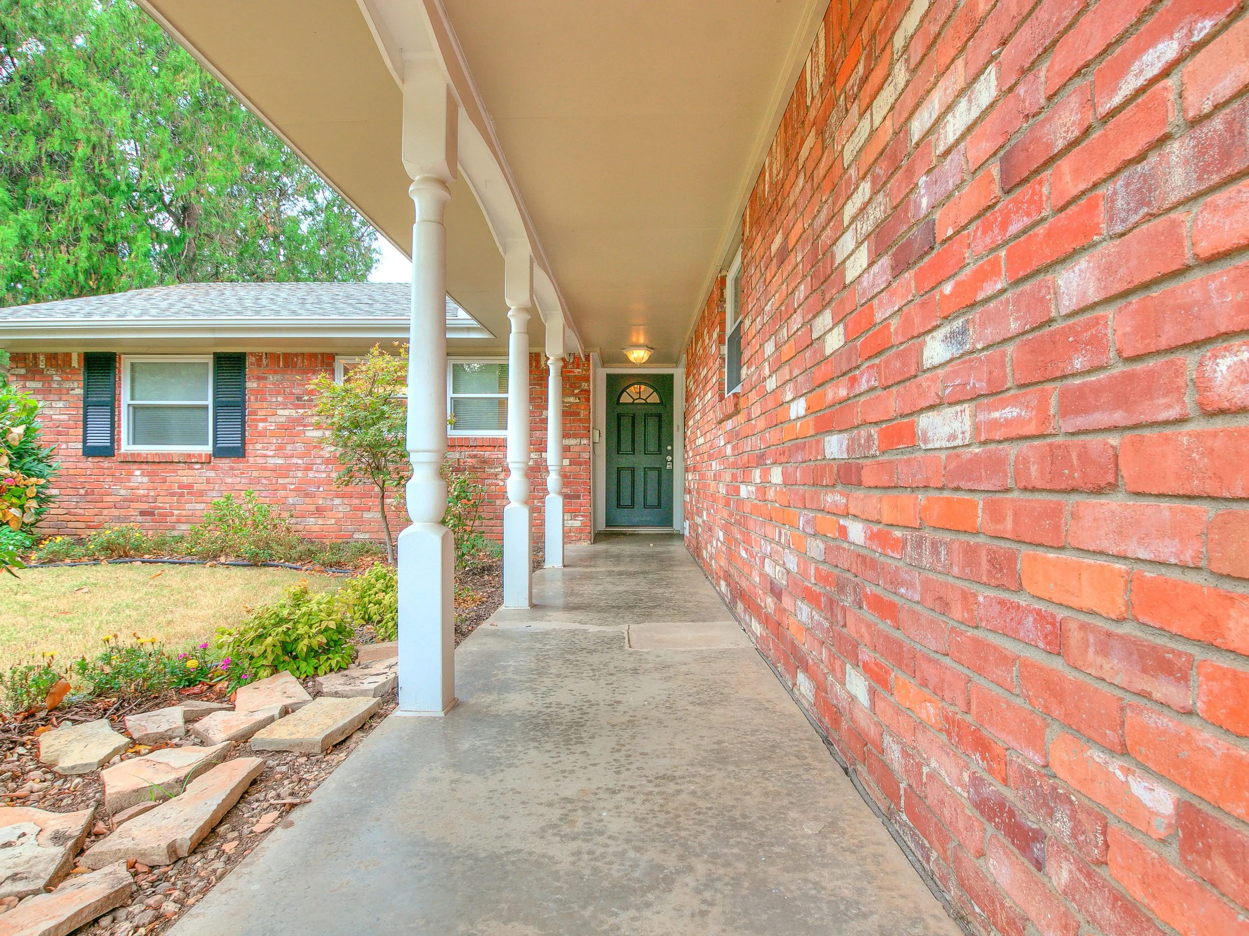 316 Rosewood Drive-6.jpg