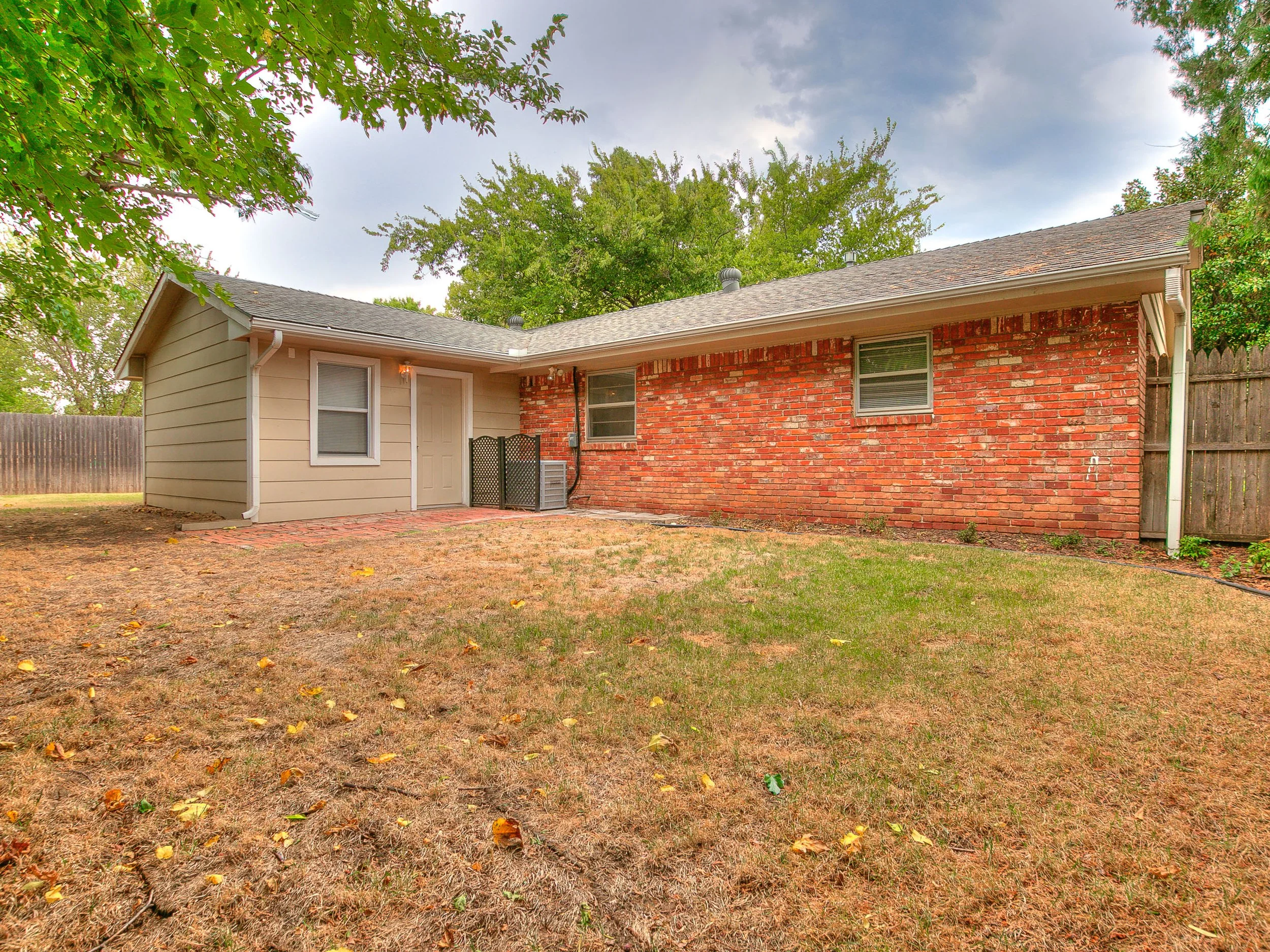 316 Rosewood Drive-11.jpg