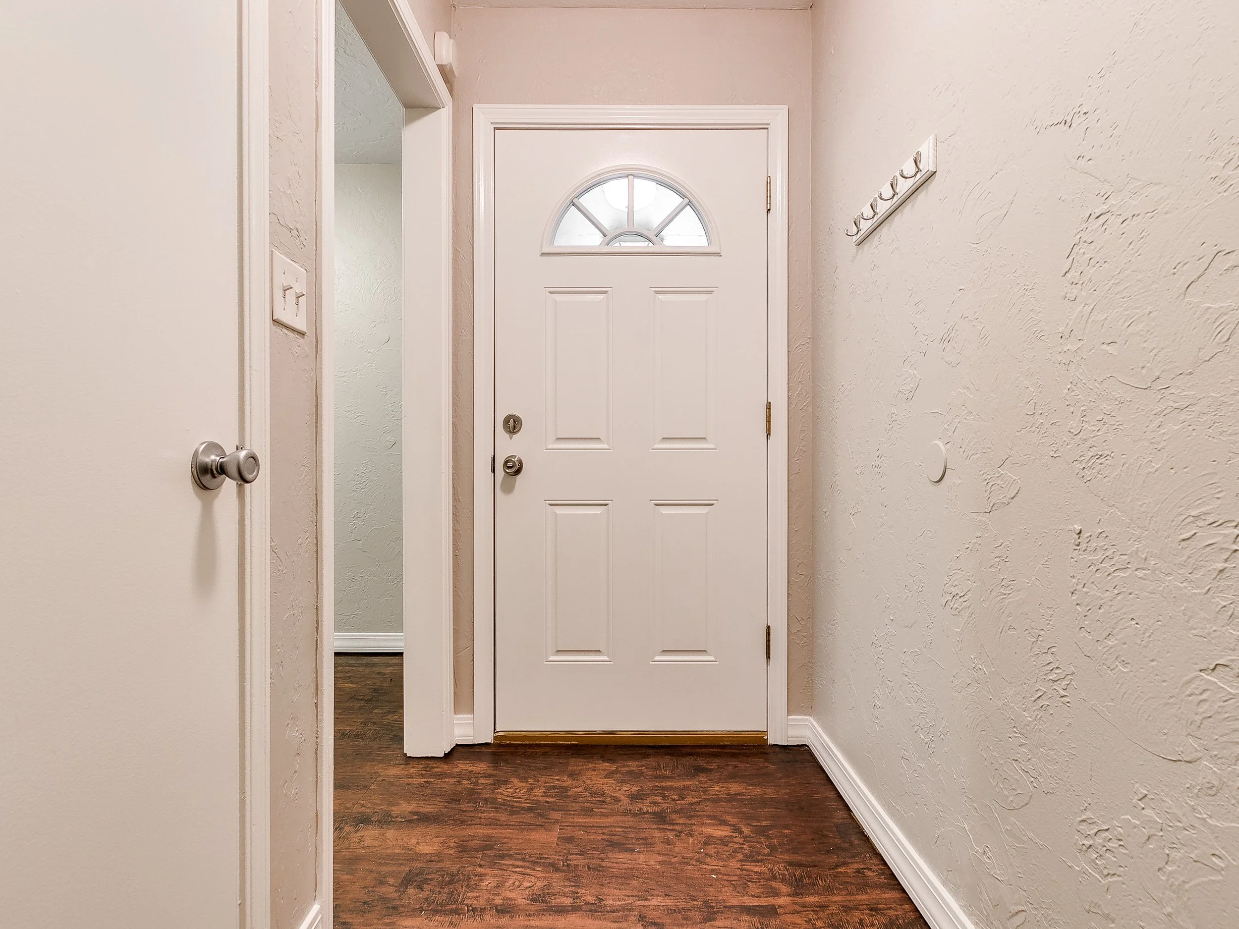 316 Rosewood Drive-13.jpg