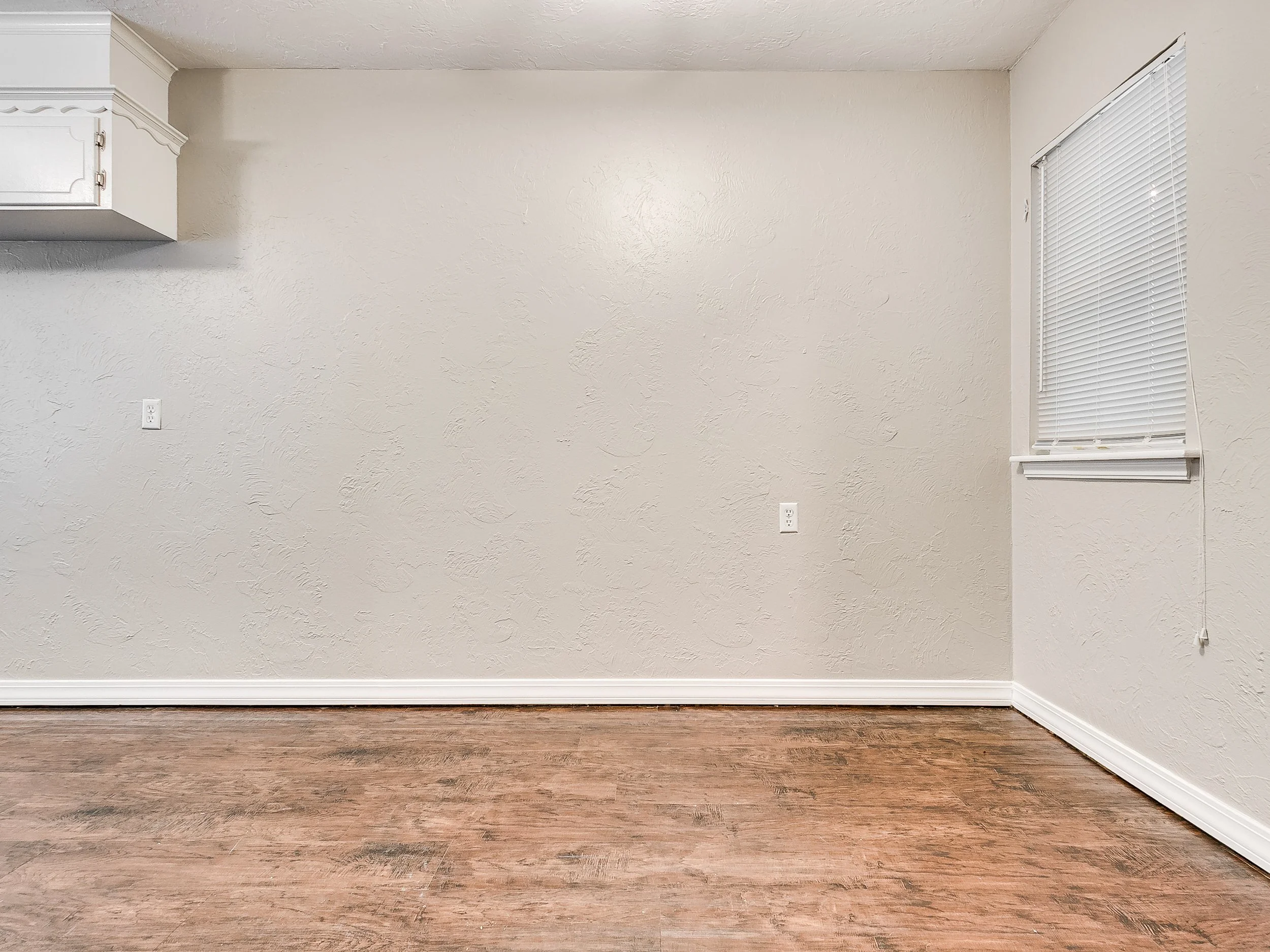 316 Rosewood Drive-18.jpg