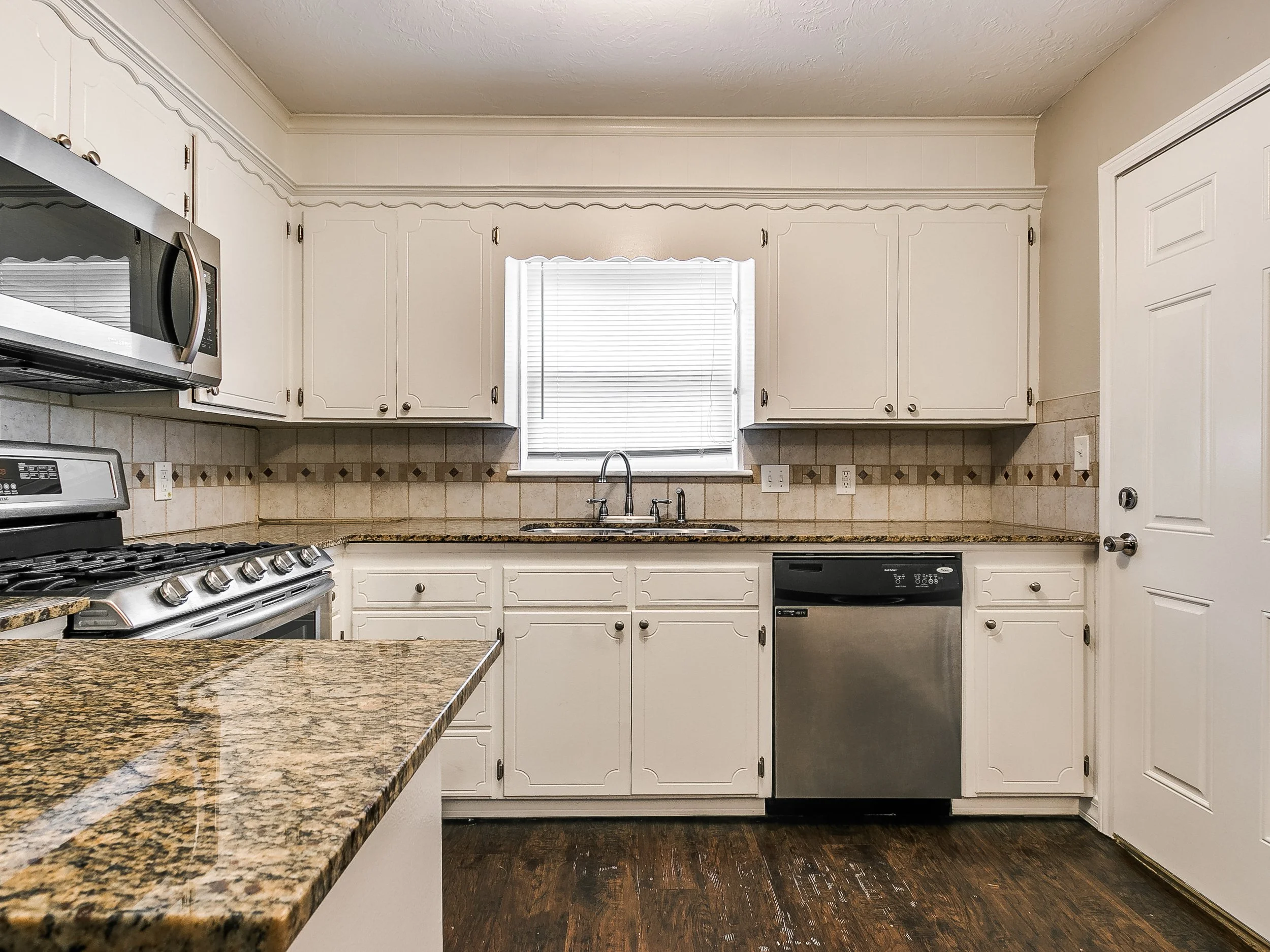 316 Rosewood Drive-21.jpg