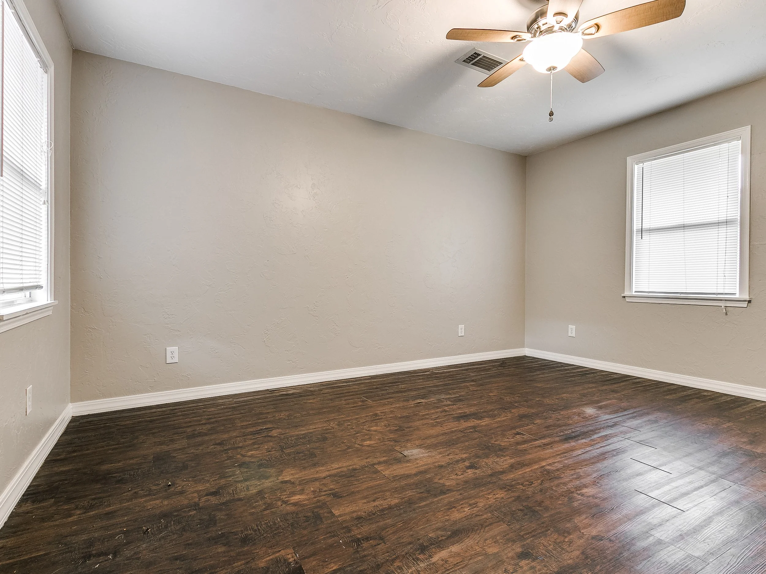 316 Rosewood Drive-28.jpg