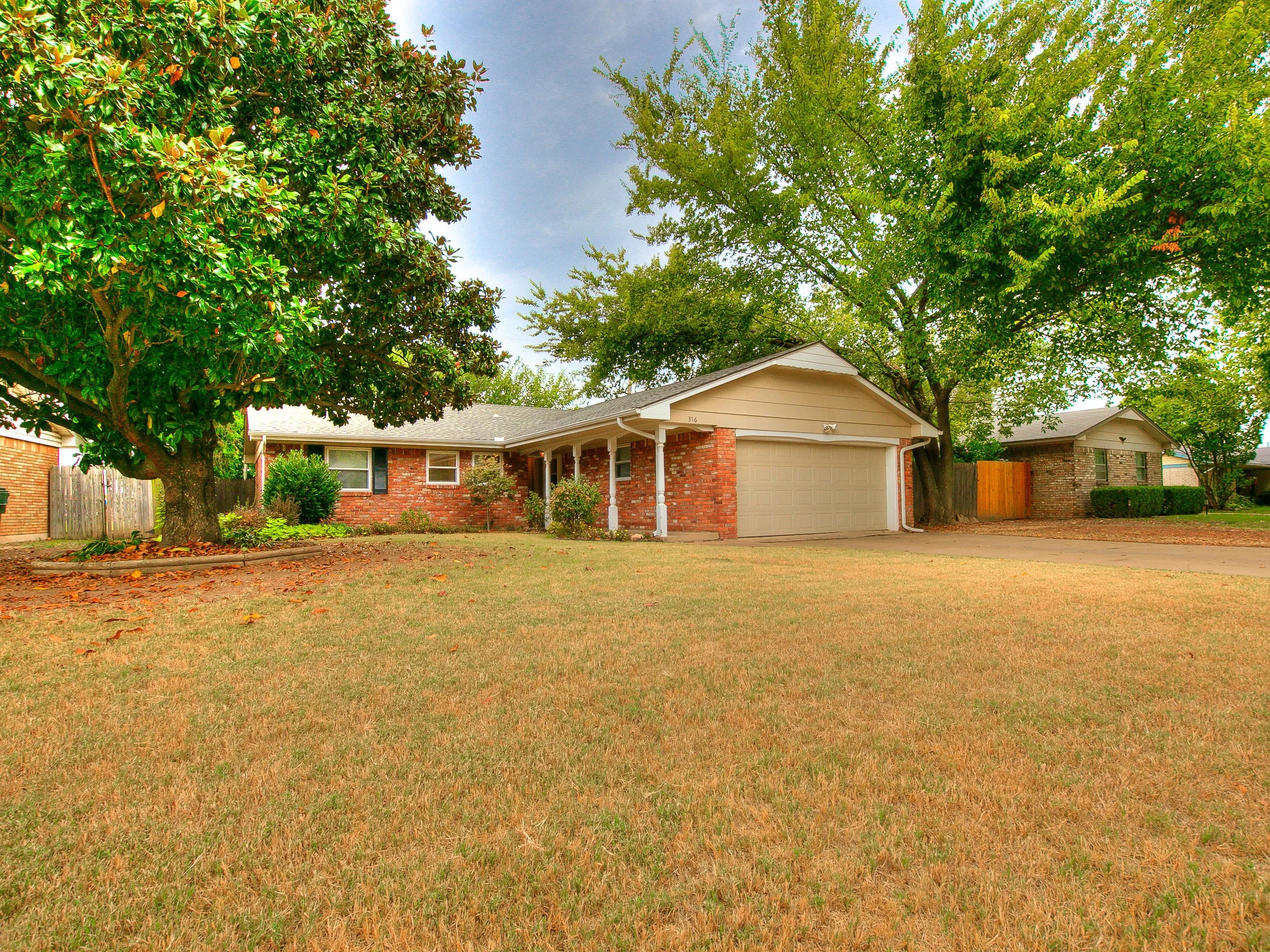 316 Rosewood Drive.jpg