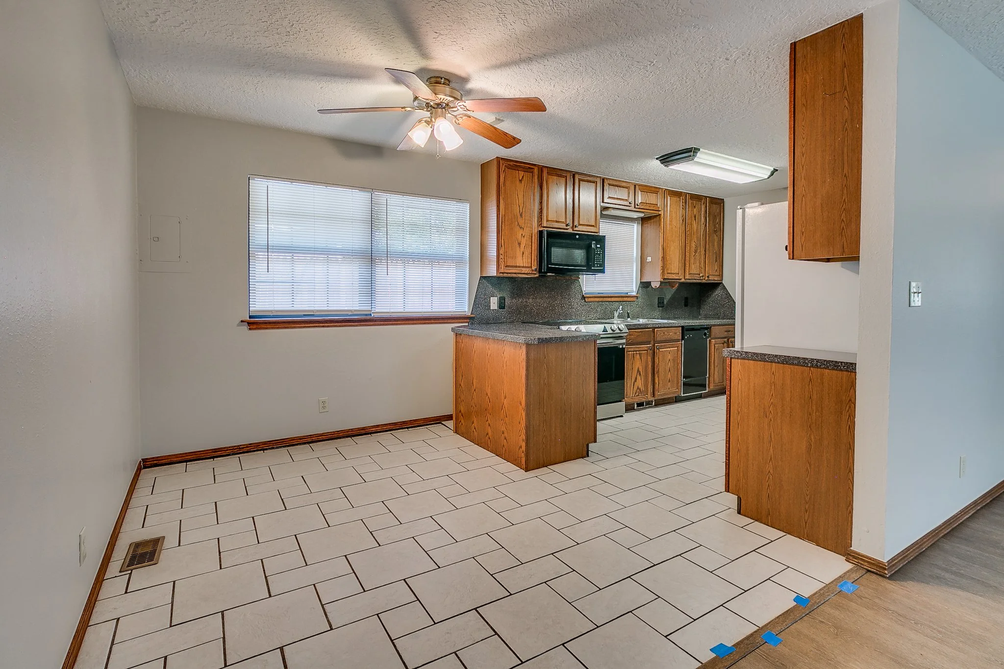 7-web-or-mls-1204 N Crawford-7.jpg