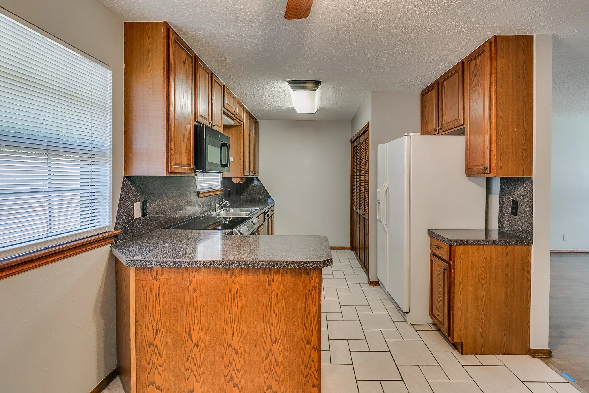 8-web-or-mls-1204 N Crawford-8.jpg