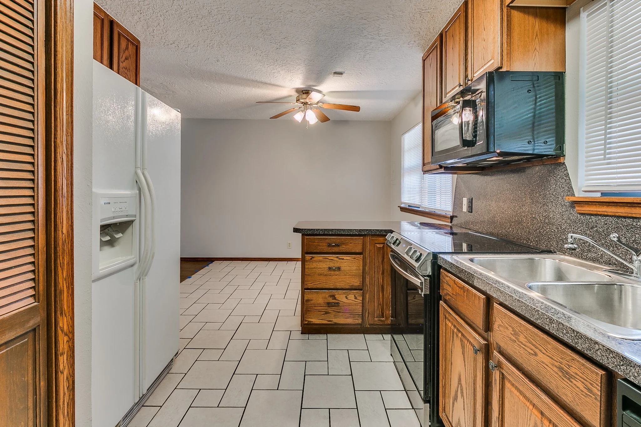 11-web-or-mls-1204 N Crawford-11.jpg