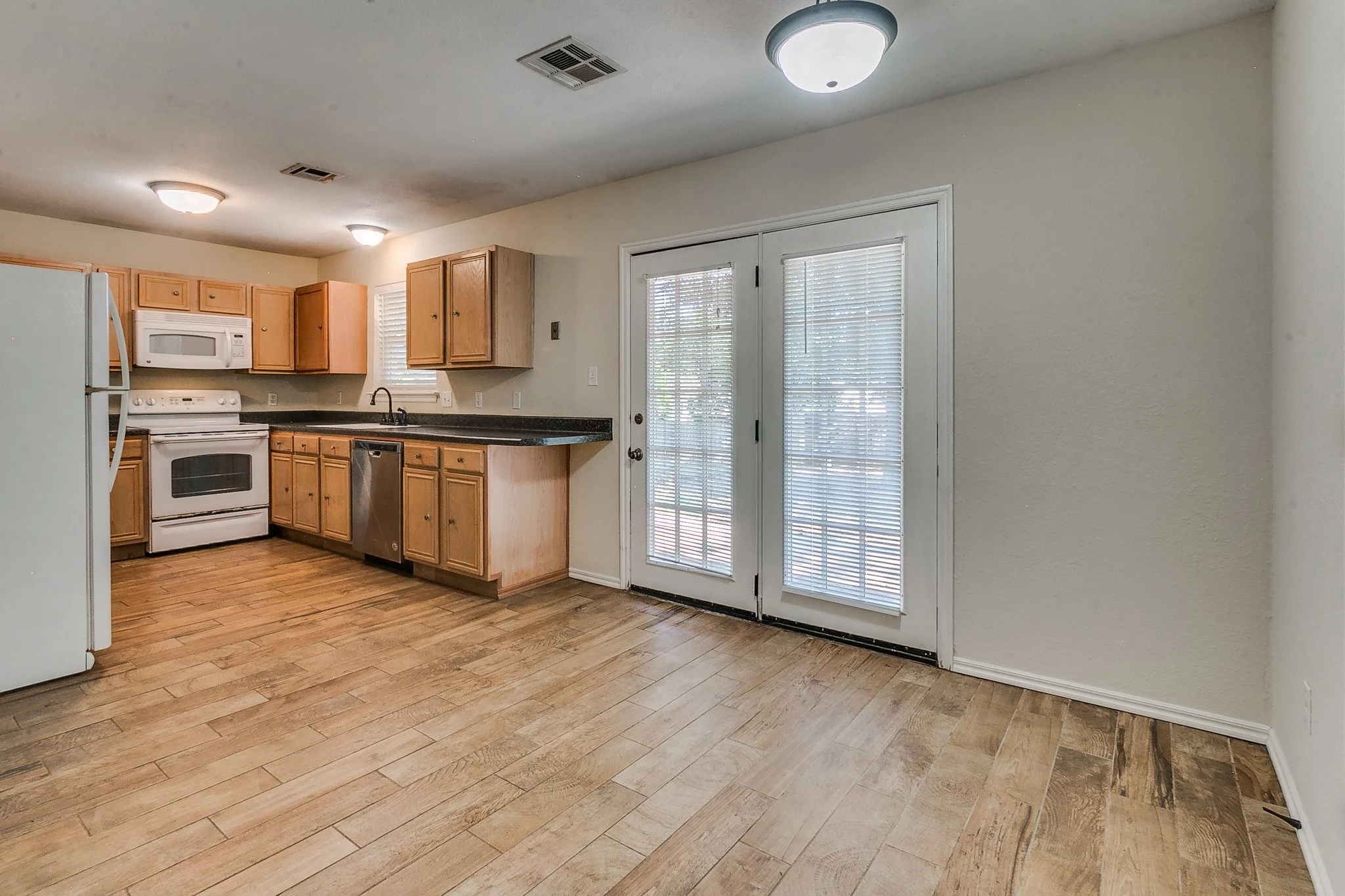 12-web-or-mls-2017 Elmhurst Dr - 12.jpg