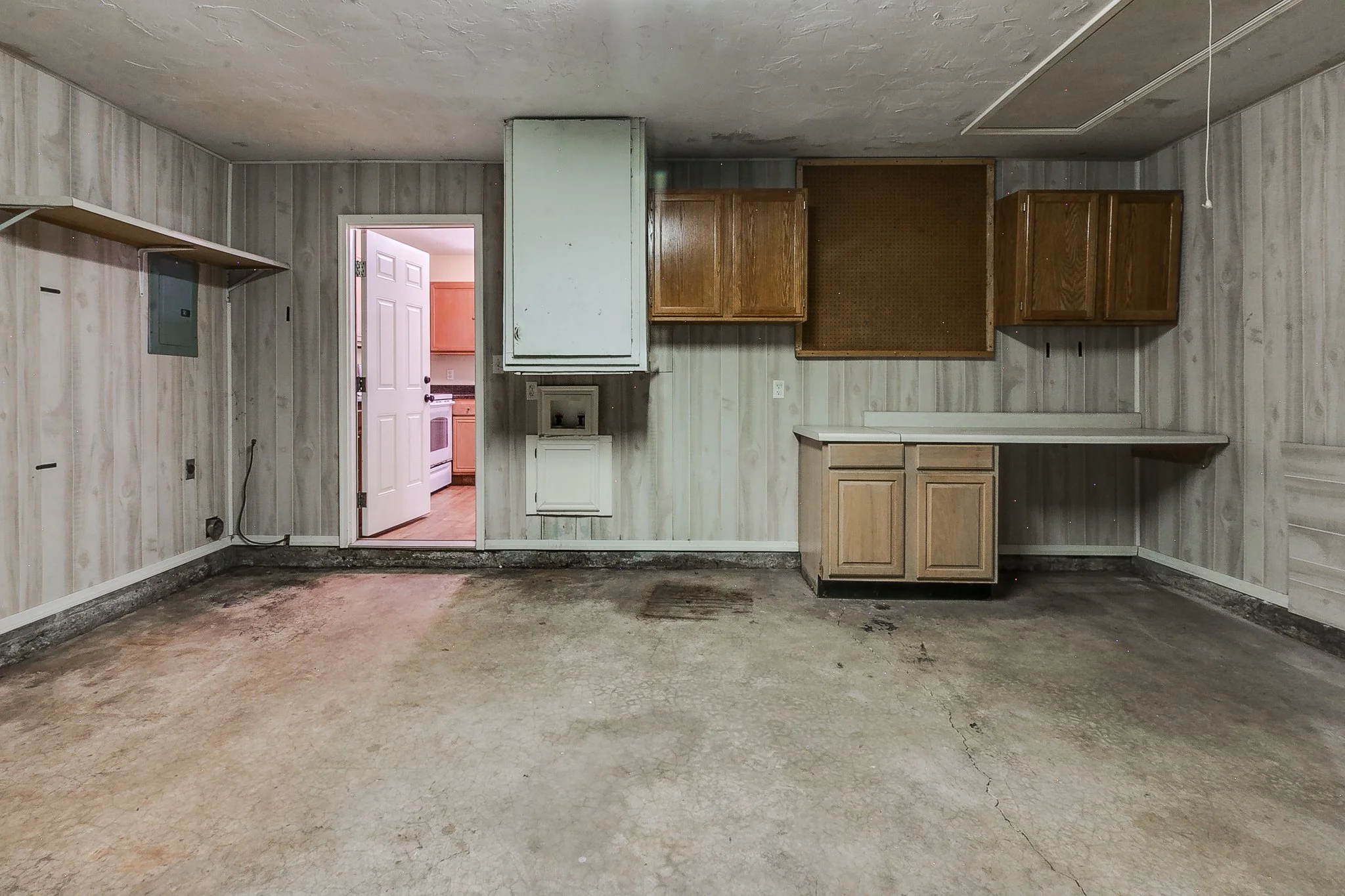 20-web-or-mls-2017 Elmhurst Dr - 20.jpg