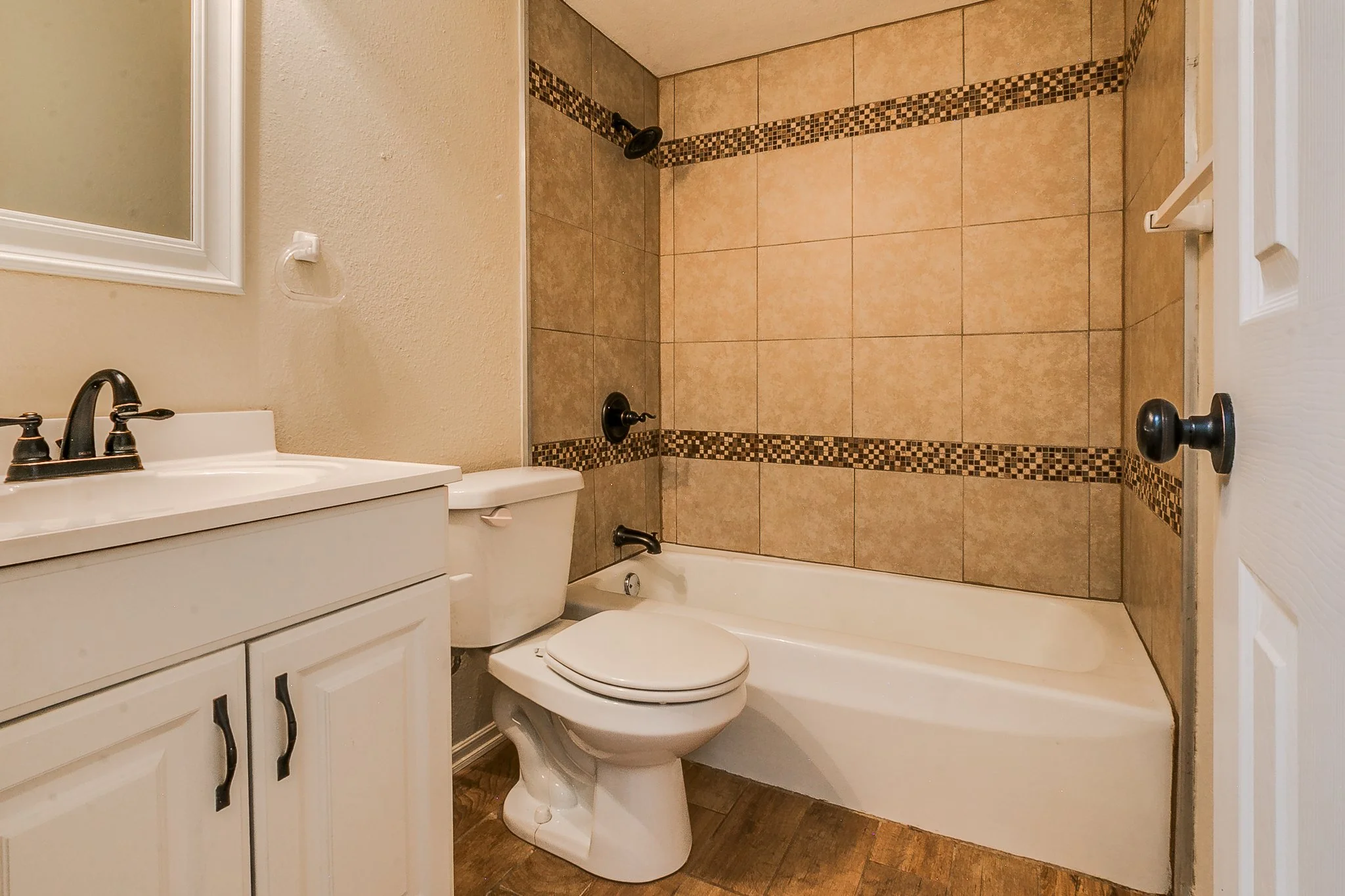 21-web-or-mls-2017 Elmhurst Dr - 21.jpg