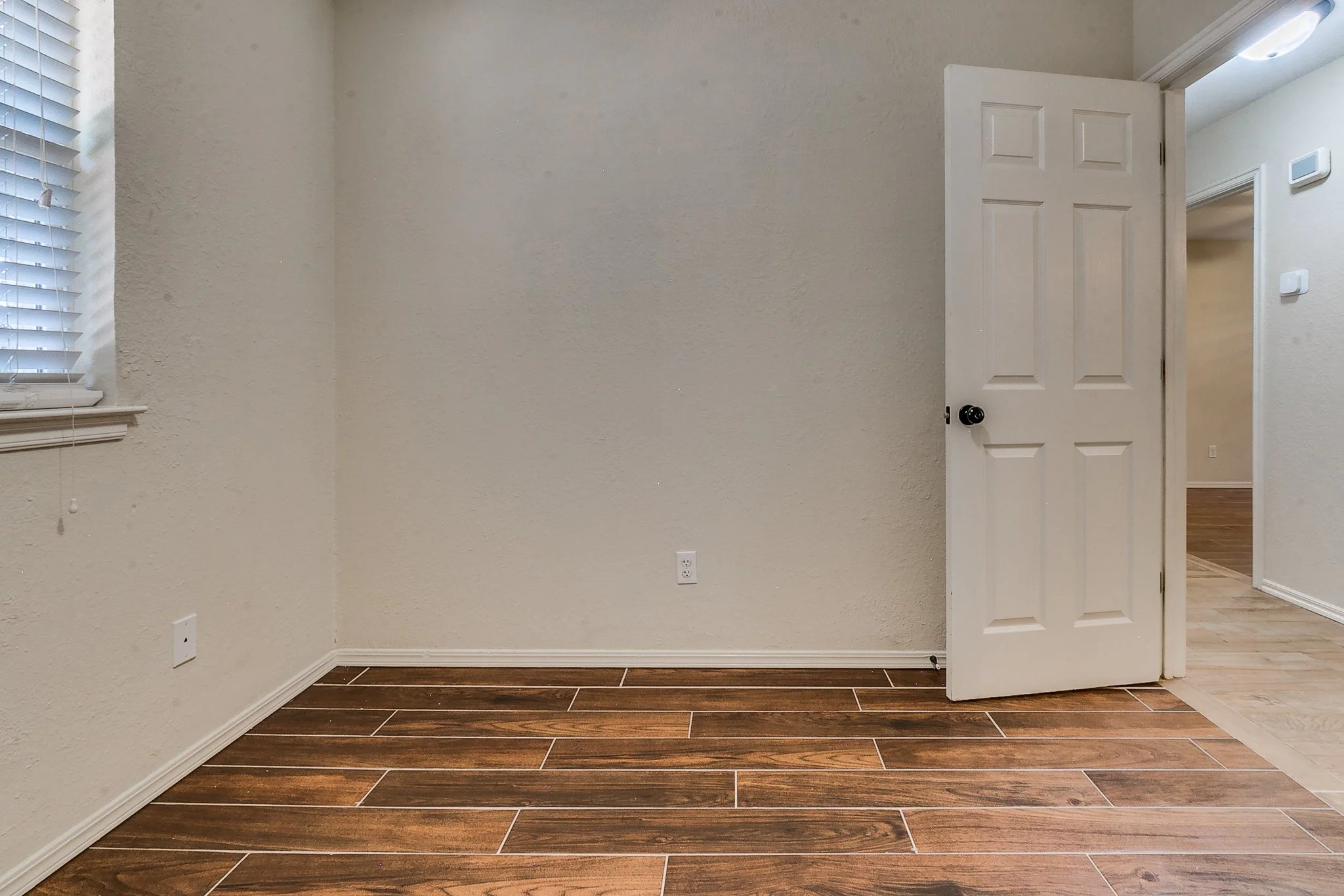 25-web-or-mls-2017 Elmhurst Dr - 25.jpg