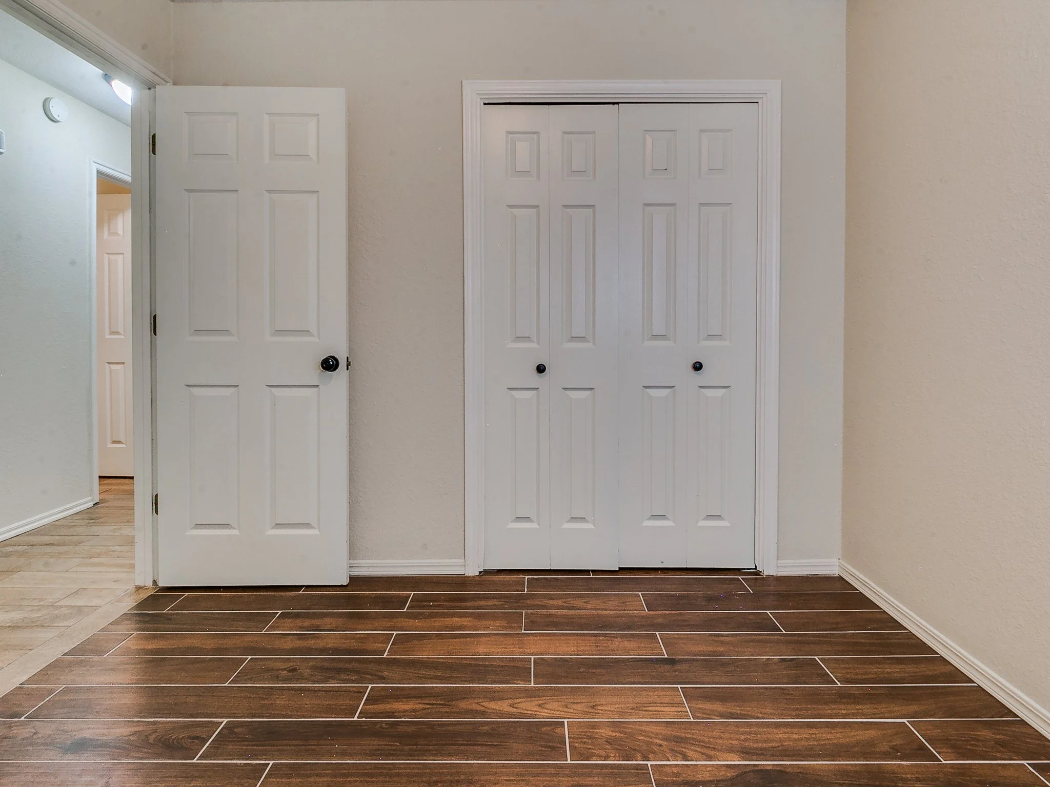 28-web-or-mls-2017 Elmhurst Dr - 28.jpg