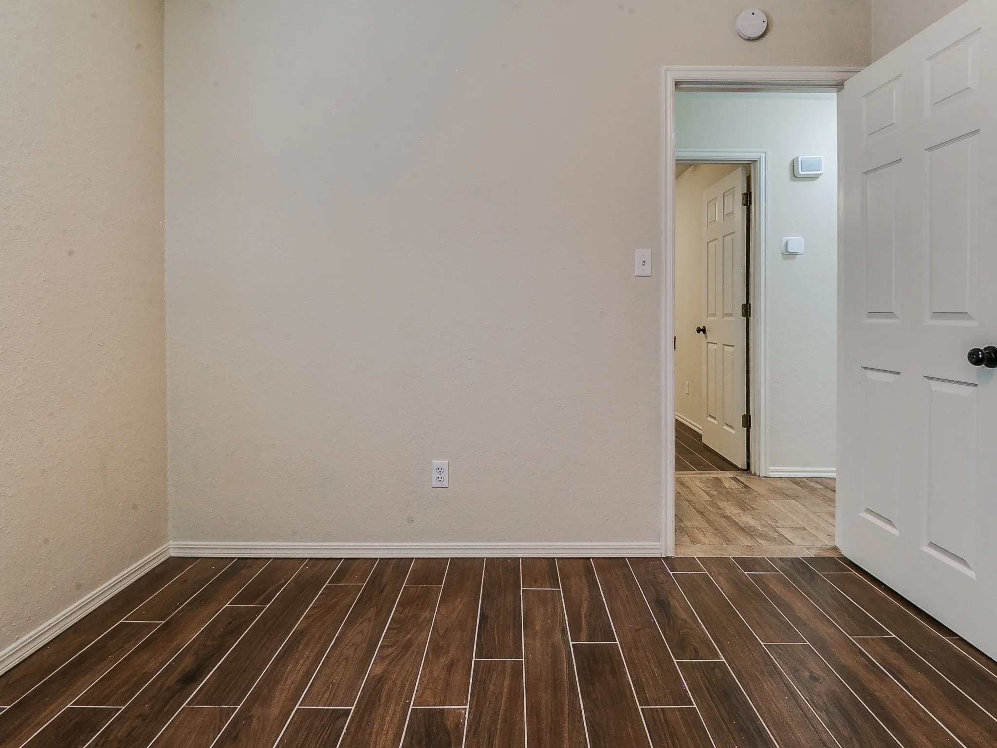 29-web-or-mls-2017 Elmhurst Dr - 29.jpg