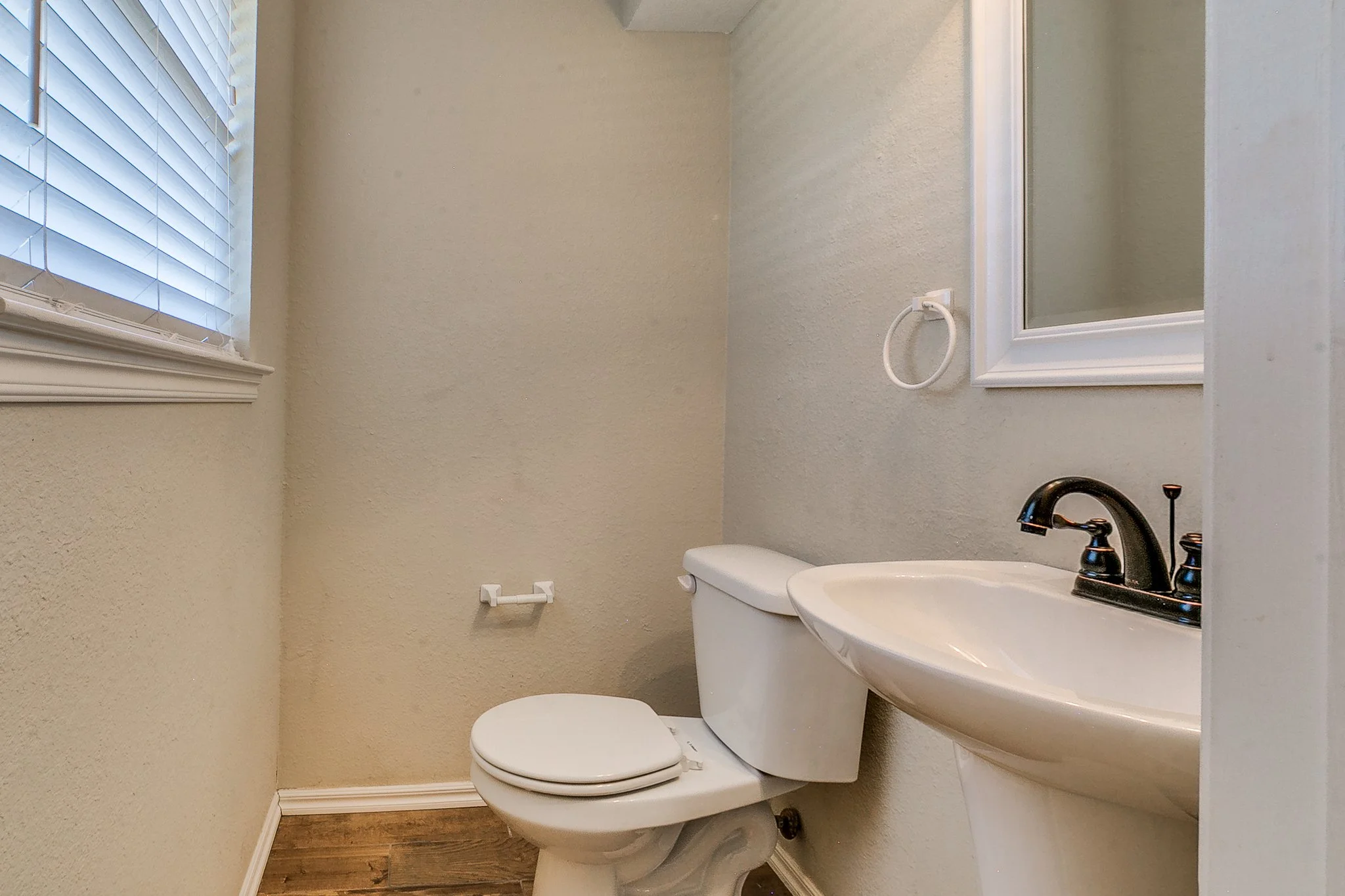 34-web-or-mls-2017 Elmhurst Dr - 34.jpg