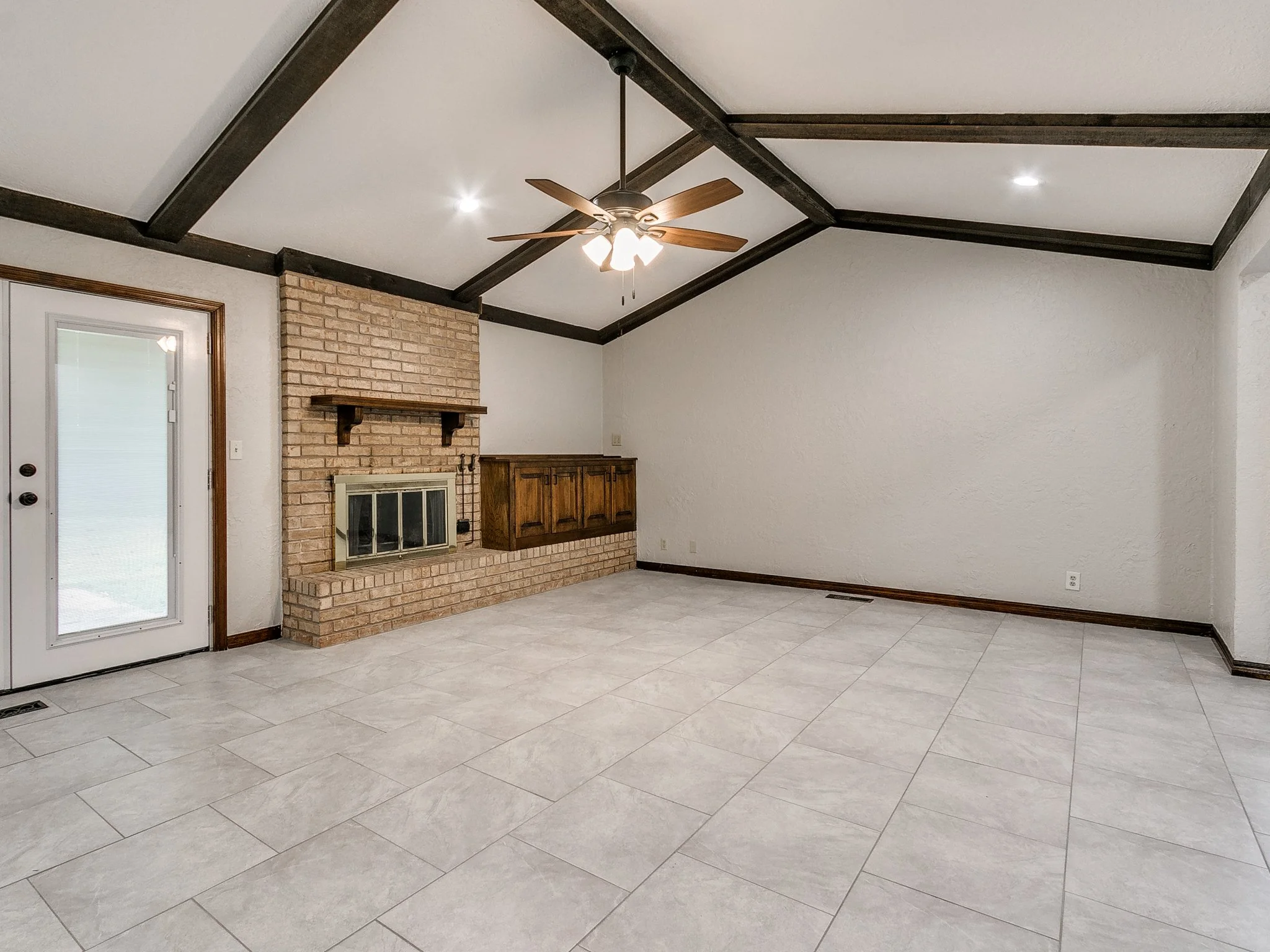 10-web-or-mls-1213 Westbrooke Terr-10.jpg