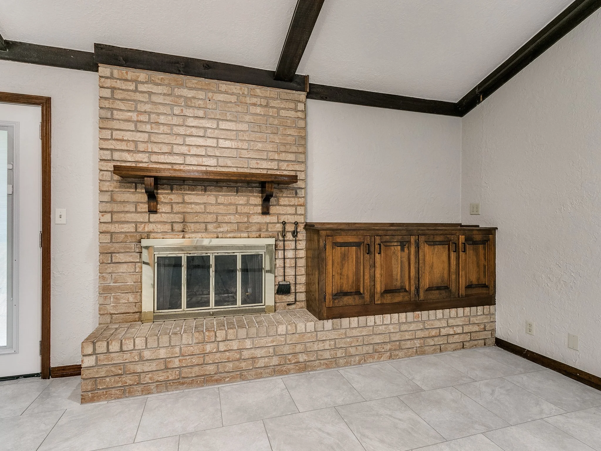 14-web-or-mls-1213 Westbrooke Terr-14.jpg