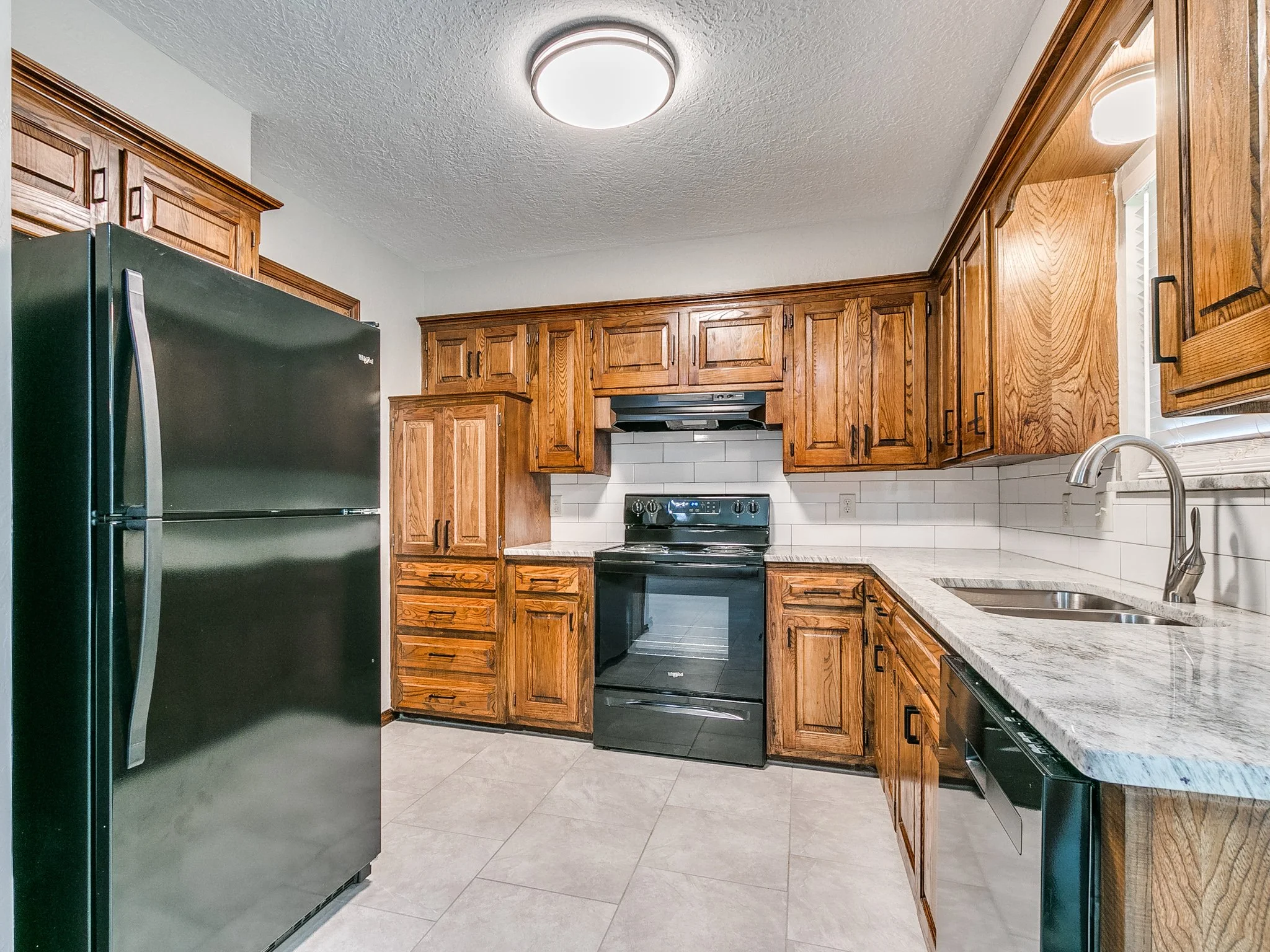 20-web-or-mls-1213 Westbrooke Terr-20.jpg
