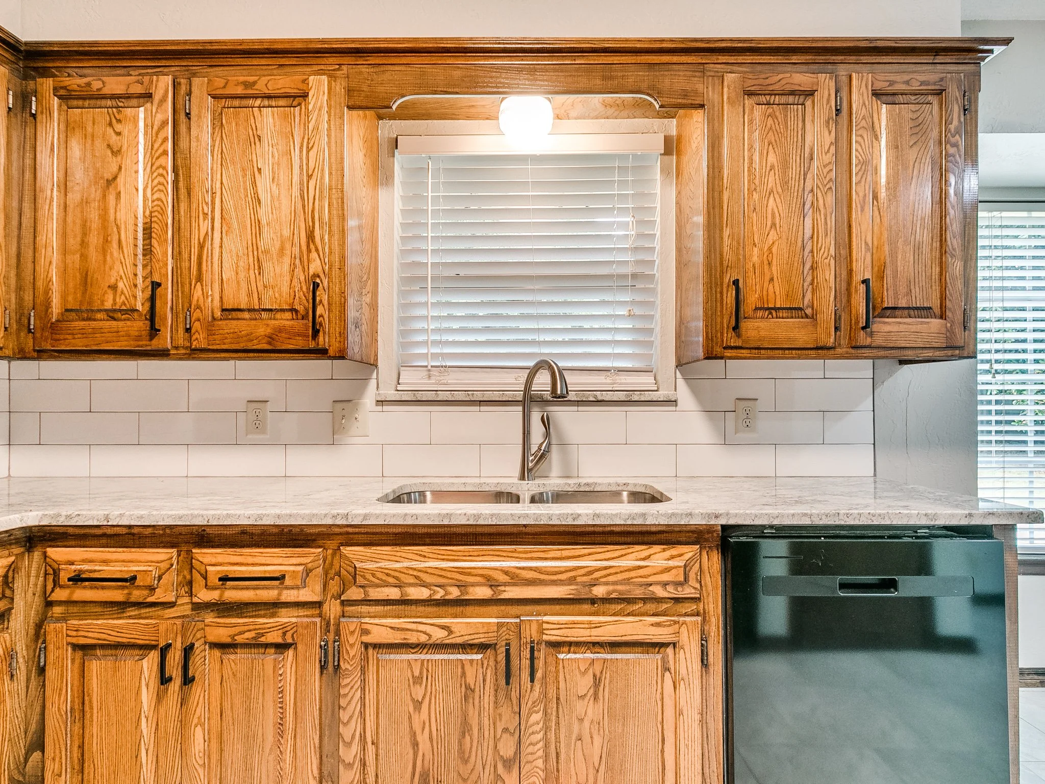 21-web-or-mls-1213 Westbrooke Terr-21.jpg