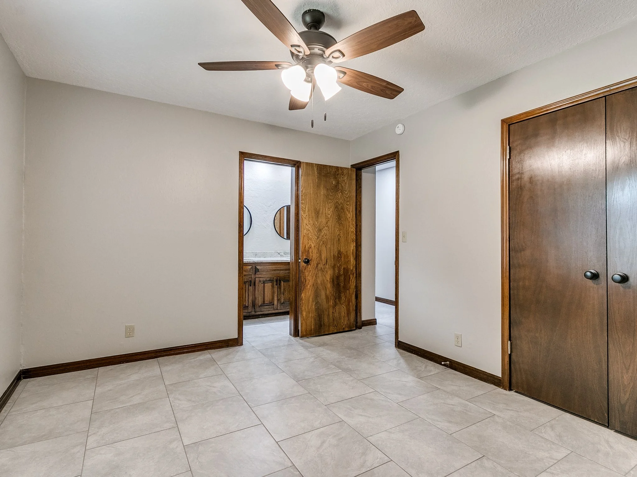 37-web-or-mls-1213 Westbrooke Terr-37.jpg