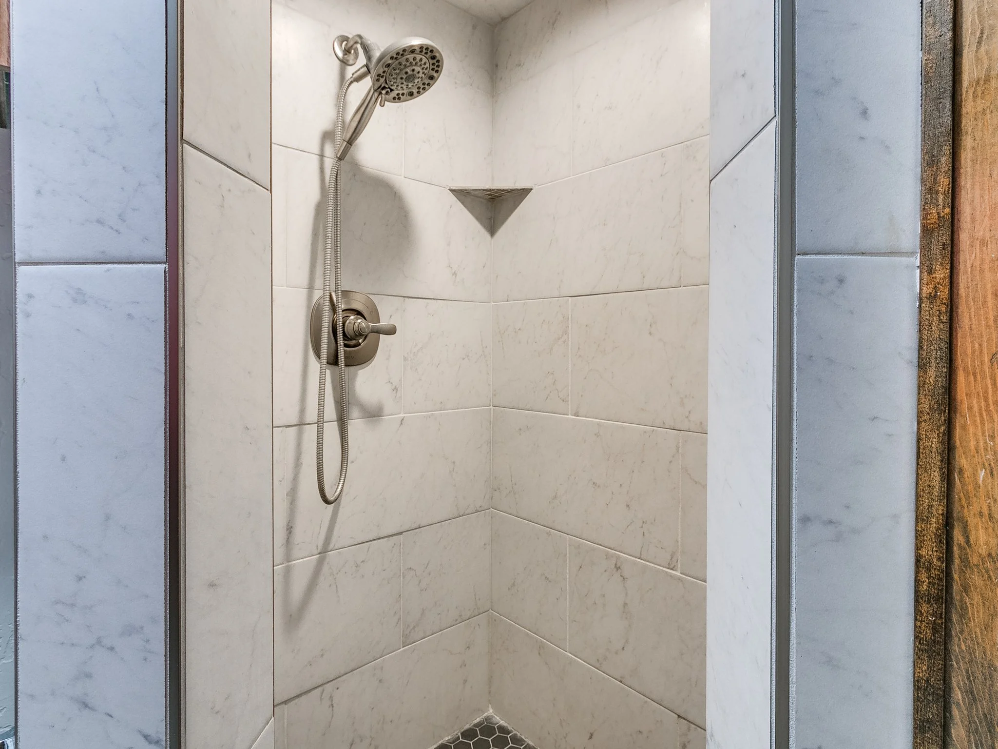 46-web-or-mls-1213 Westbrooke Terr-46.jpg
