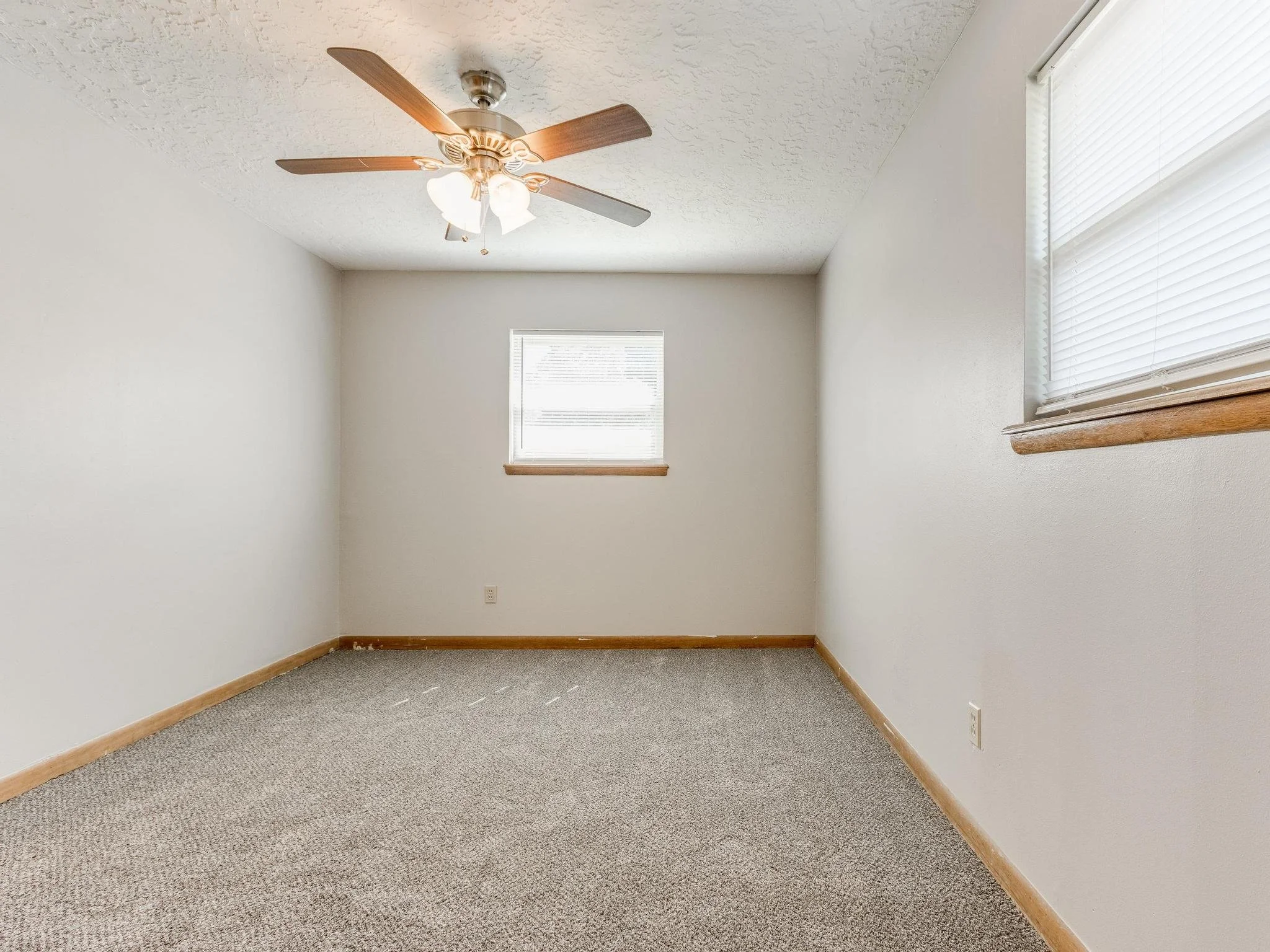 306 S Mercedes Drive-MLS-19.jpg