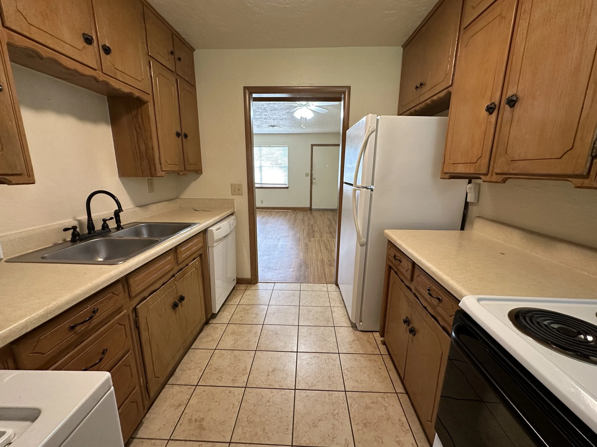 2033 Delaware-9.jpeg