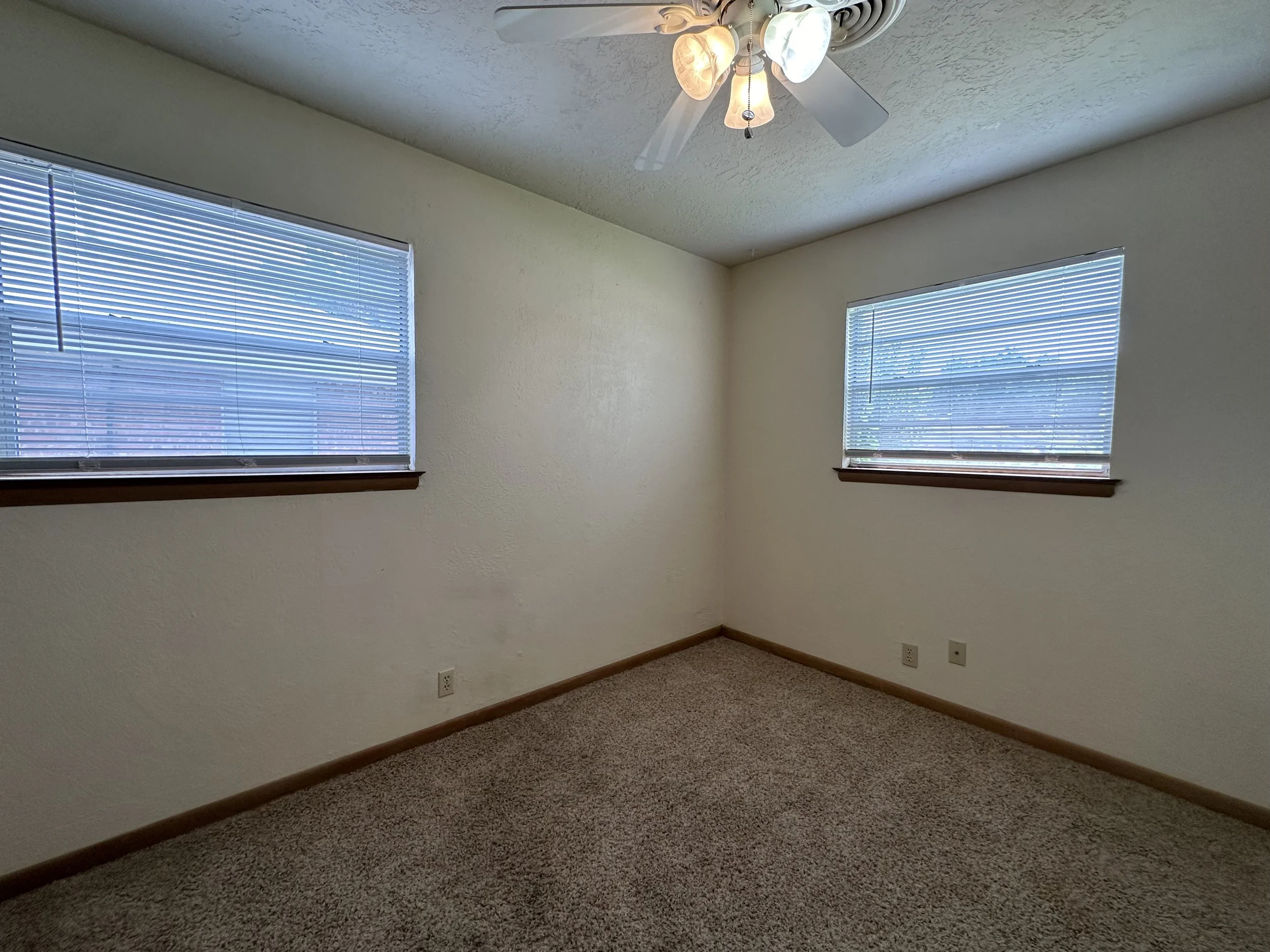 2033 Delaware-10.jpeg