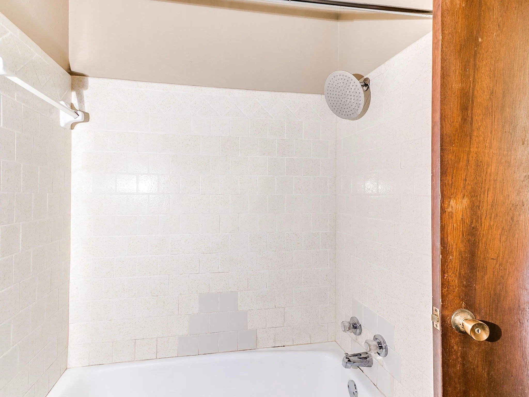 44-web-or-mls-1303 Homeland Ave-3 (2).jpg