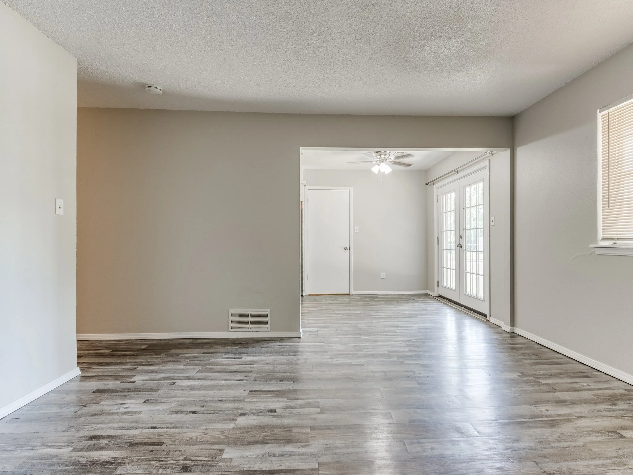 31-web-or-mls-1305 Boyd St-MLS-32.jpg