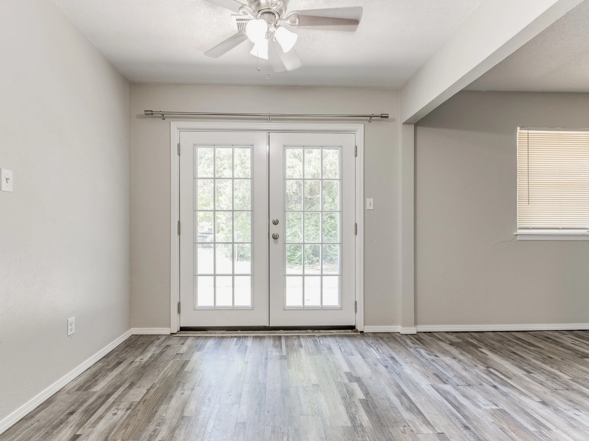 33-web-or-mls-1305 Boyd St-MLS-34.jpg