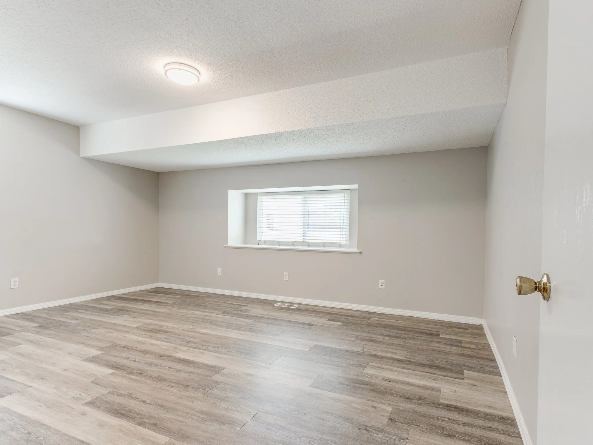 11-web-or-mls-339 Rosewood Dr-MLS-12.jpg
