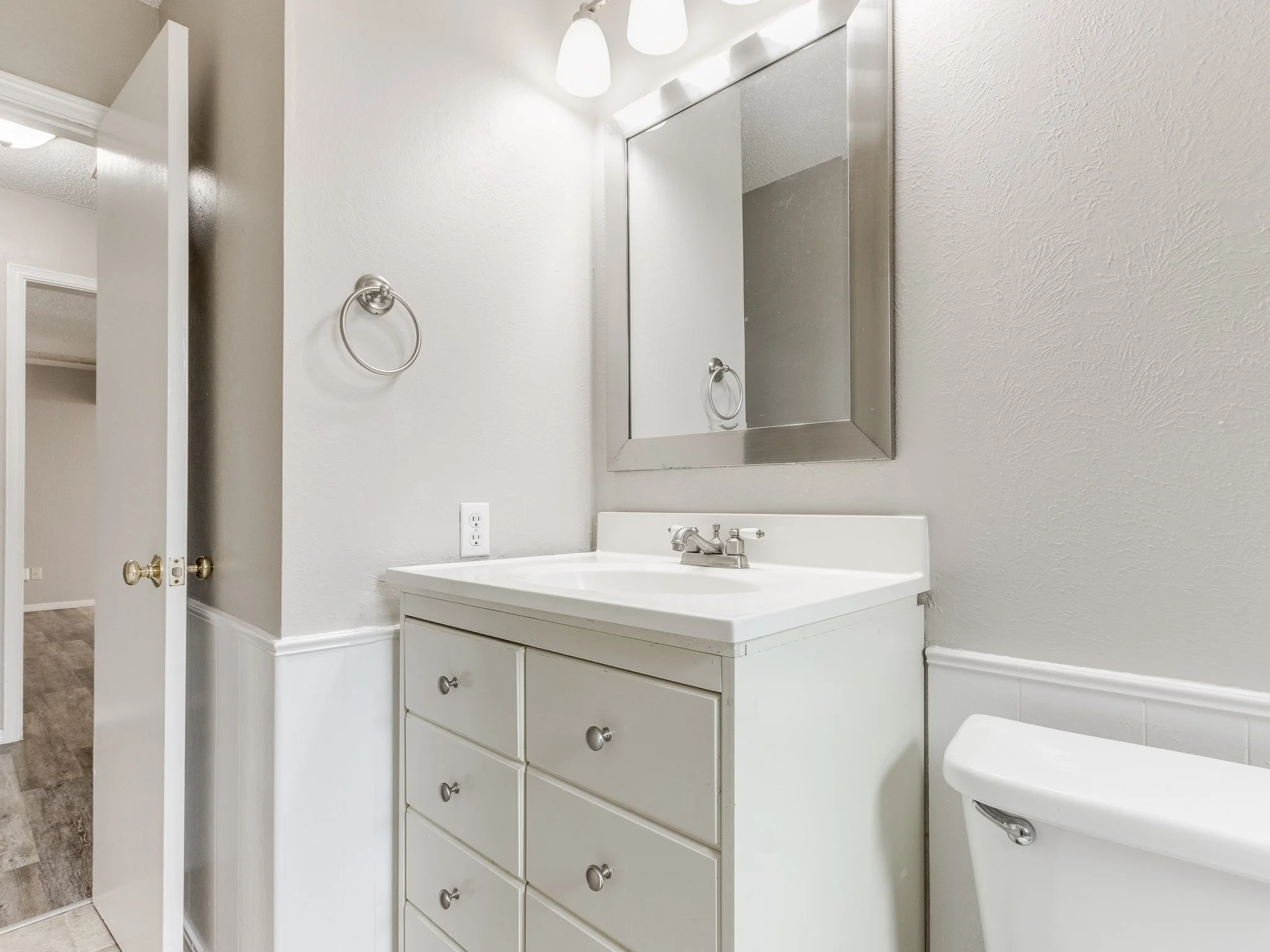 22-web-or-mls-339 Rosewood Dr-MLS-23.jpg