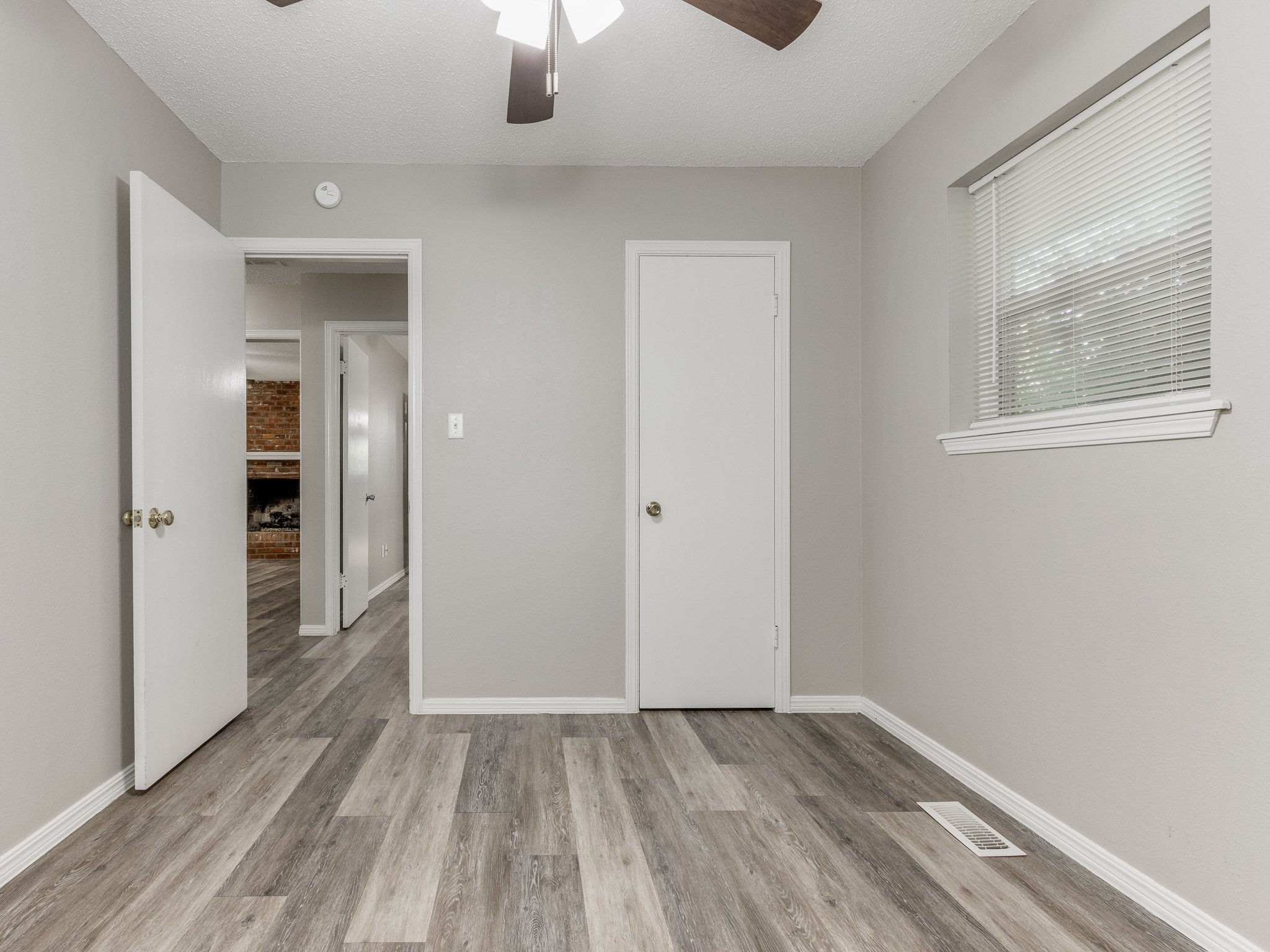 24-web-or-mls-339 Rosewood Dr-MLS-25.jpg