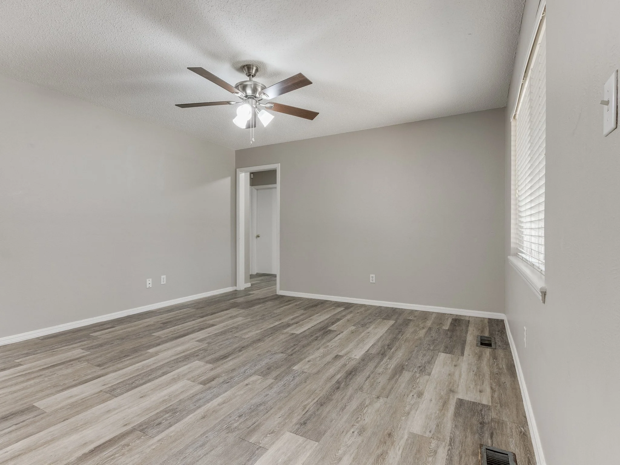 28-web-or-mls-339 Rosewood Dr-MLS-29.jpg