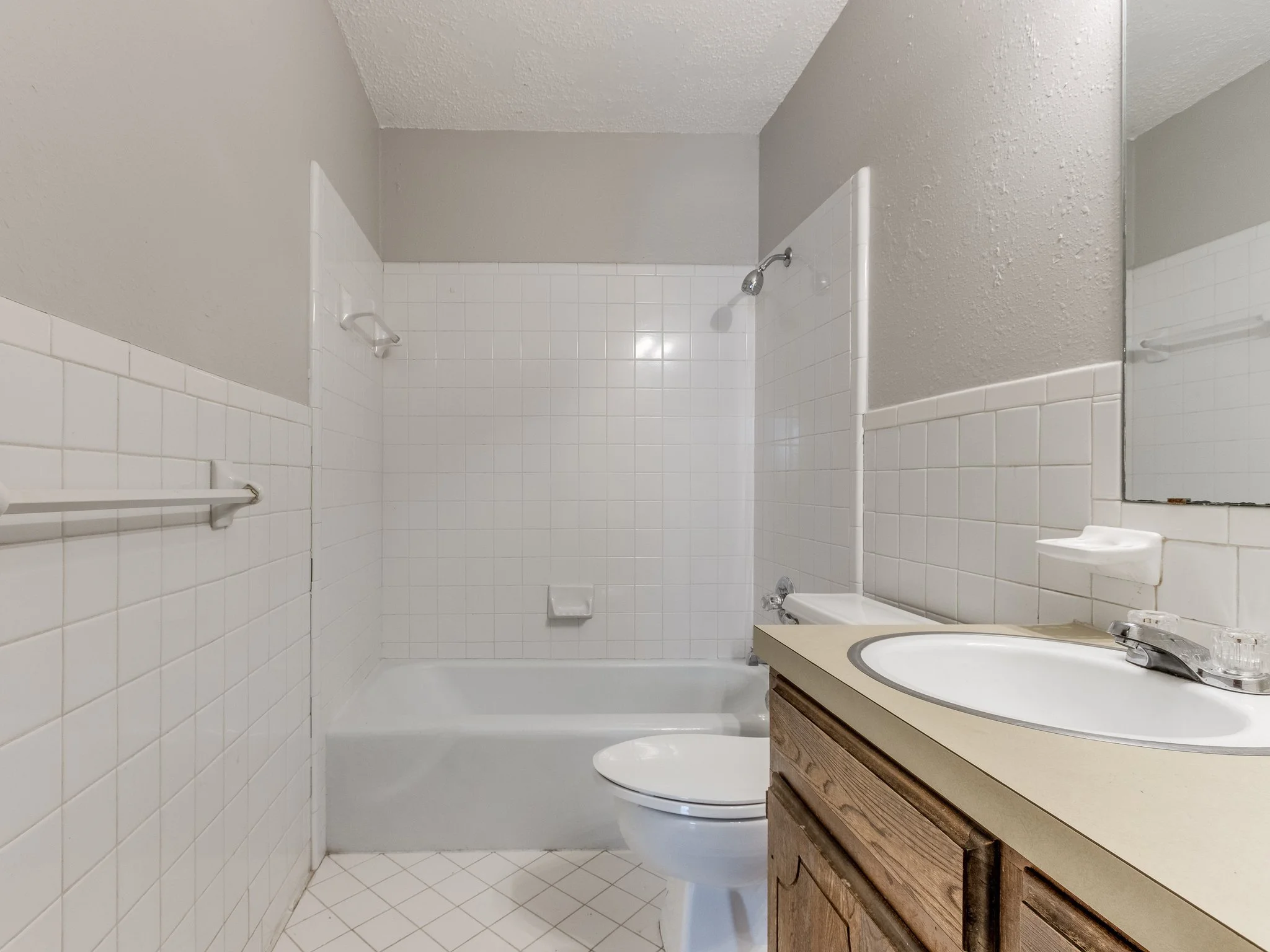 13-web-or-mls-822 Russell Cir-MLS-14.jpg