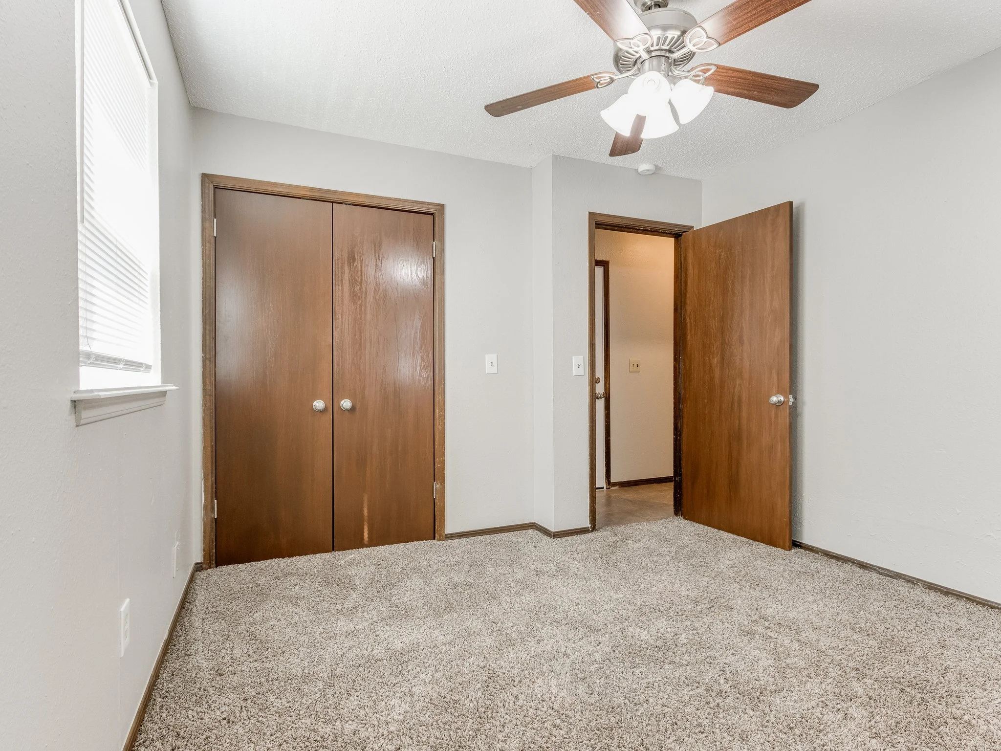 21-web-or-mls-822 Russell Cir-MLS-22.jpg