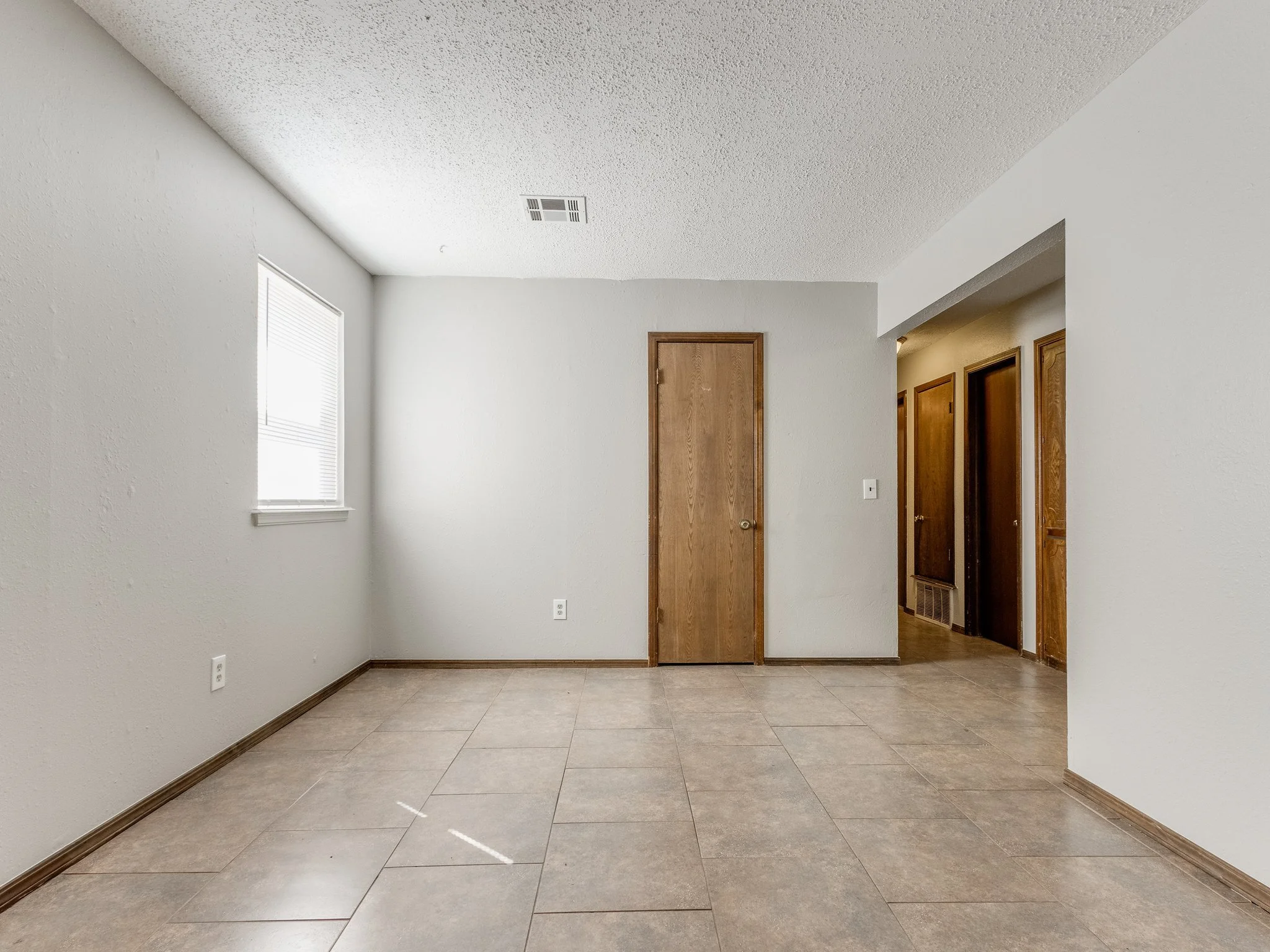 28-web-or-mls-822 Russell Cir-MLS-29.jpg