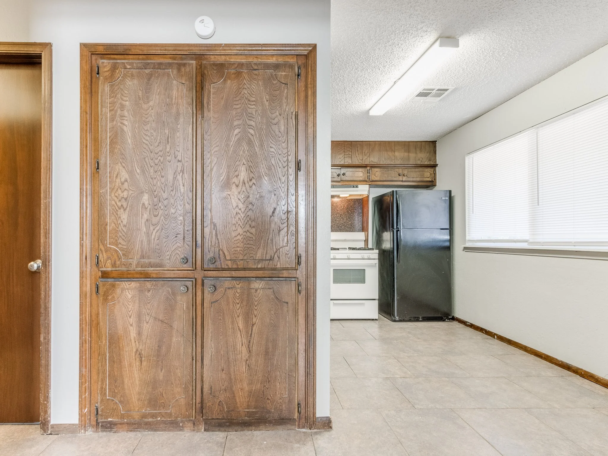 30-web-or-mls-822 Russell Cir-MLS-31.jpg