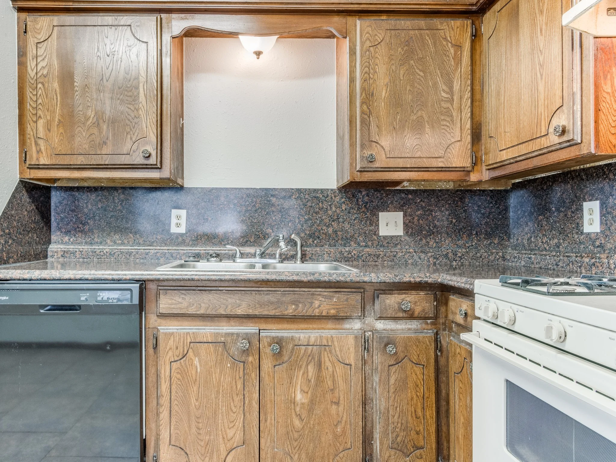 35-web-or-mls-822 Russell Cir-MLS-36.jpg