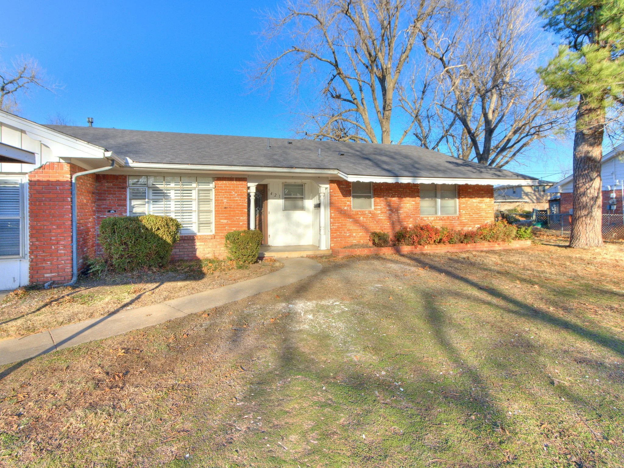 6-web-or-mls-421 Foreman Ave-6.jpg