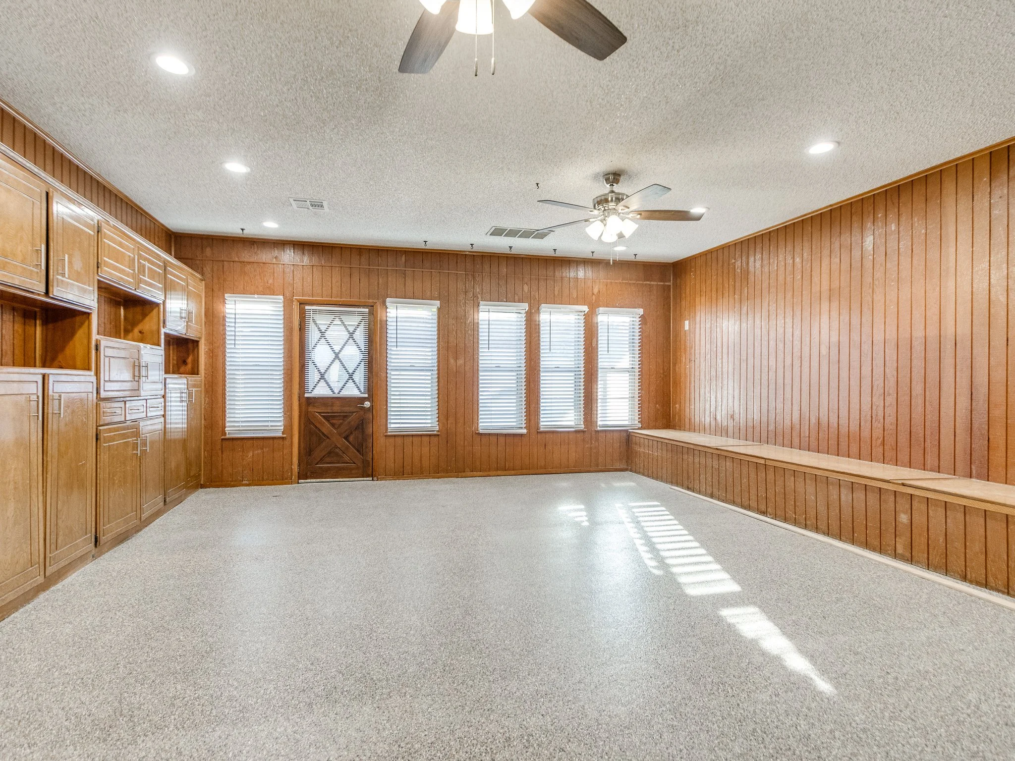 50-web-or-mls-421 Foreman Ave-50.jpg