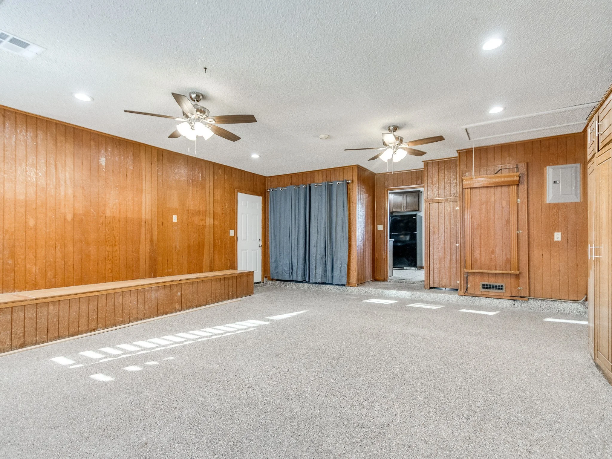 51-web-or-mls-421 Foreman Ave-51.jpg