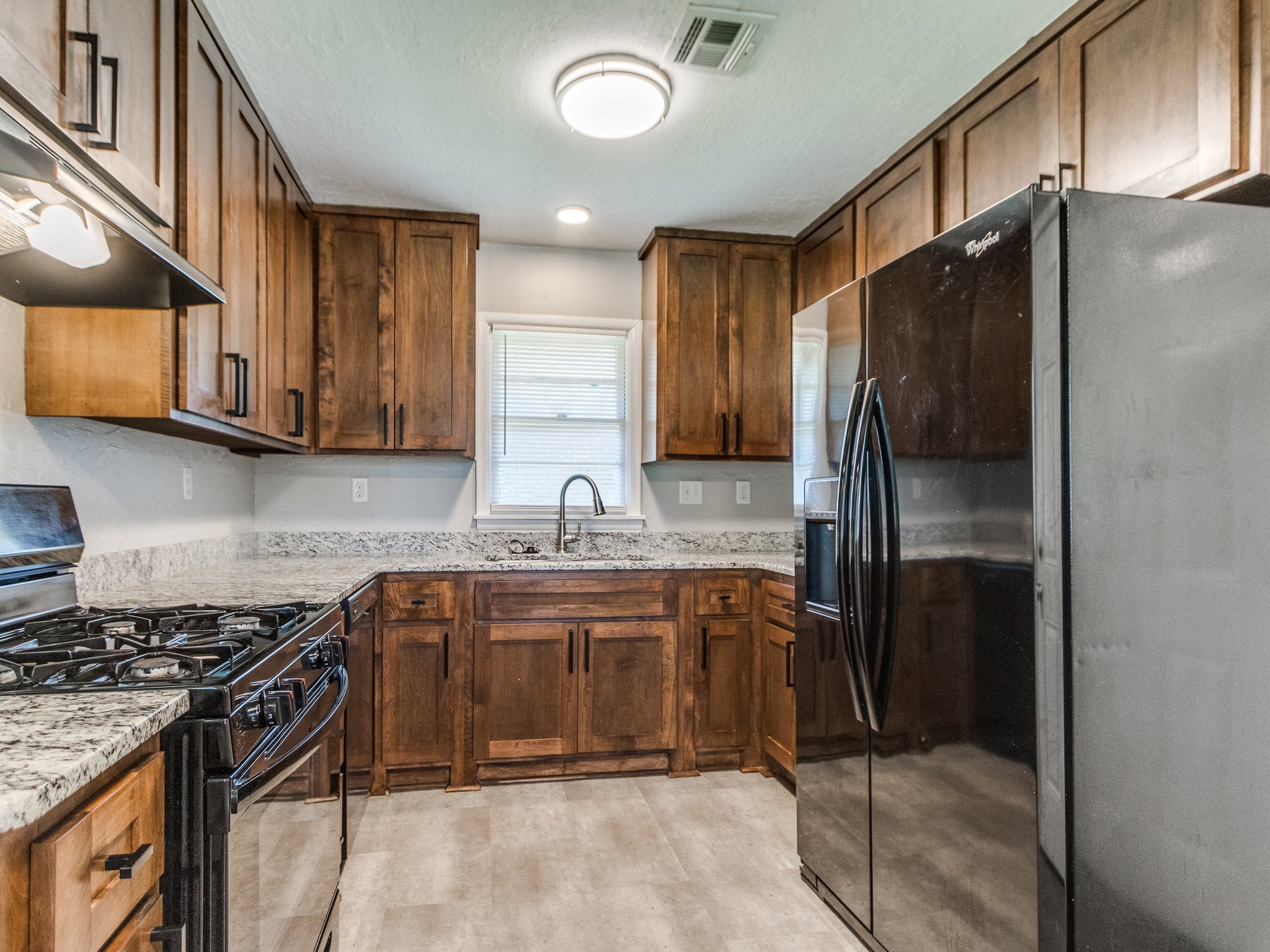 27-web-or-mls-710 Highland Pkwy-27.jpg