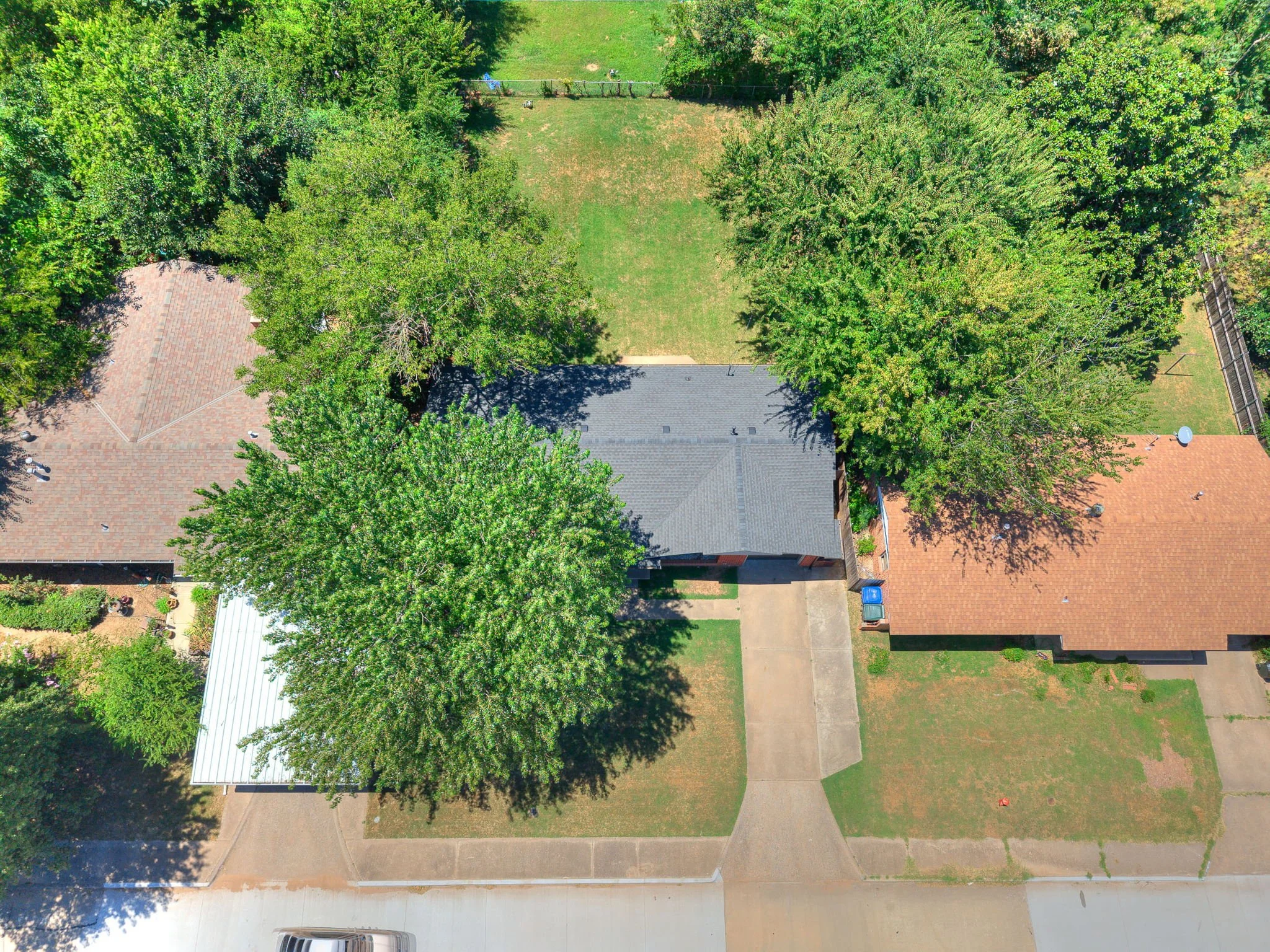 15-web-or-mls-212 S Mercedes Dr-19.jpg