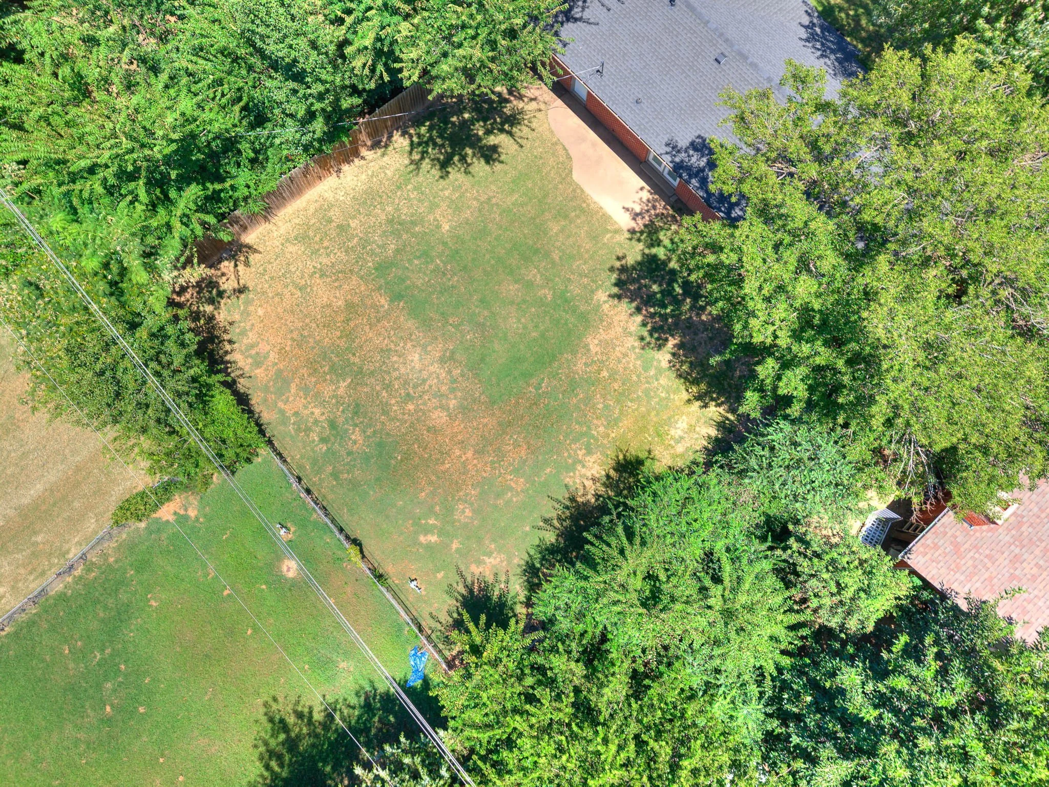 18-web-or-mls-212 S Mercedes Dr-22.jpg