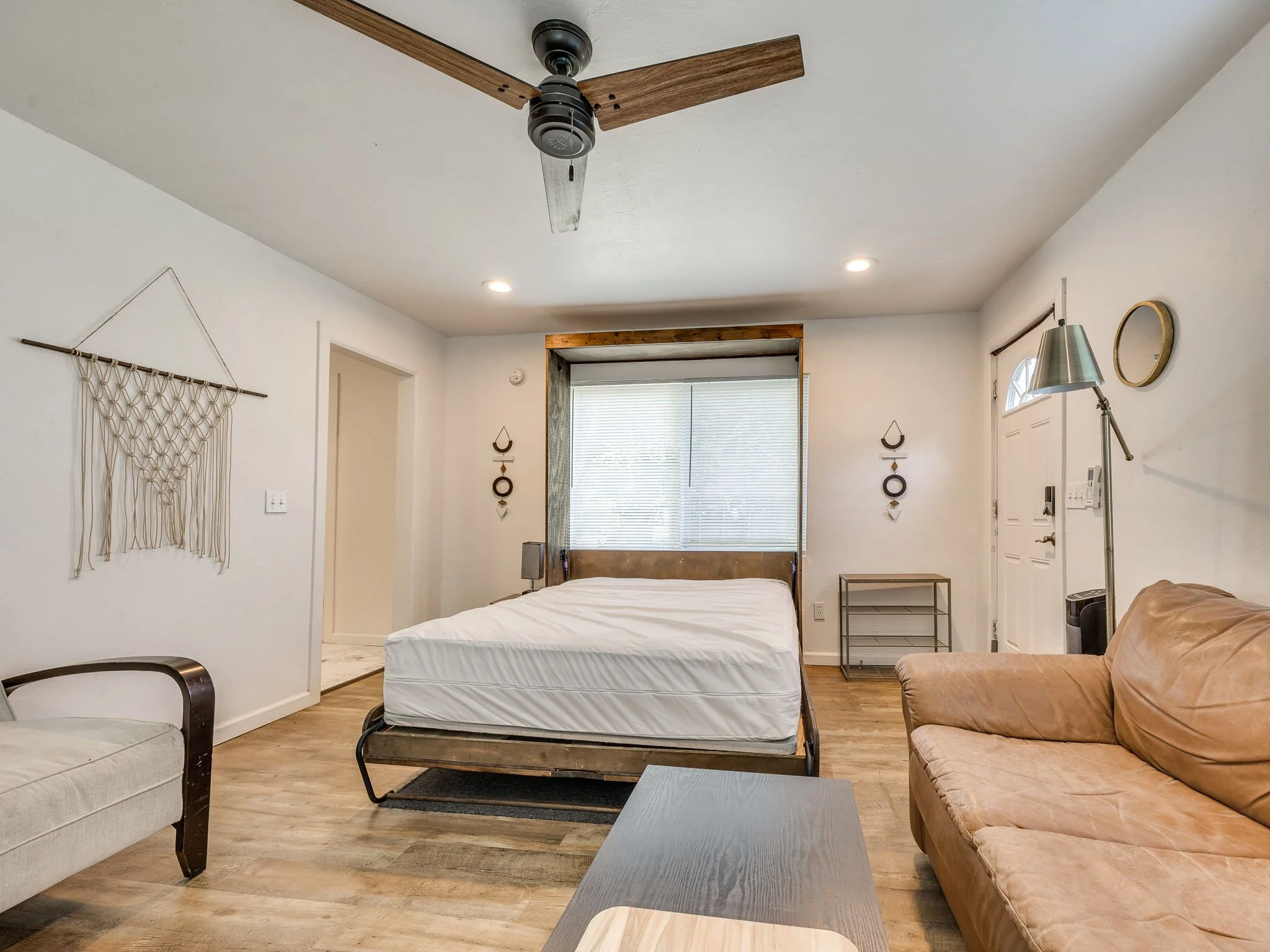 5-web-or-mls-217 E Daws St 1-14.jpg