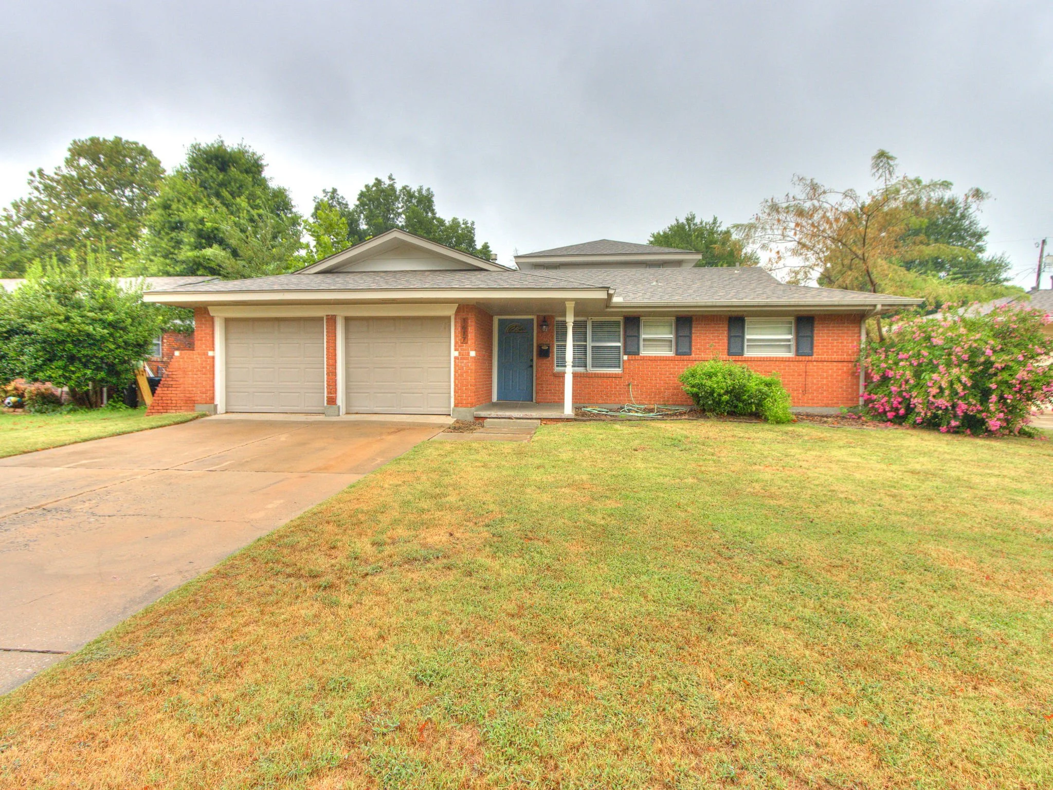 3-web-or-mls-1617 Avondale Dr-3.jpg