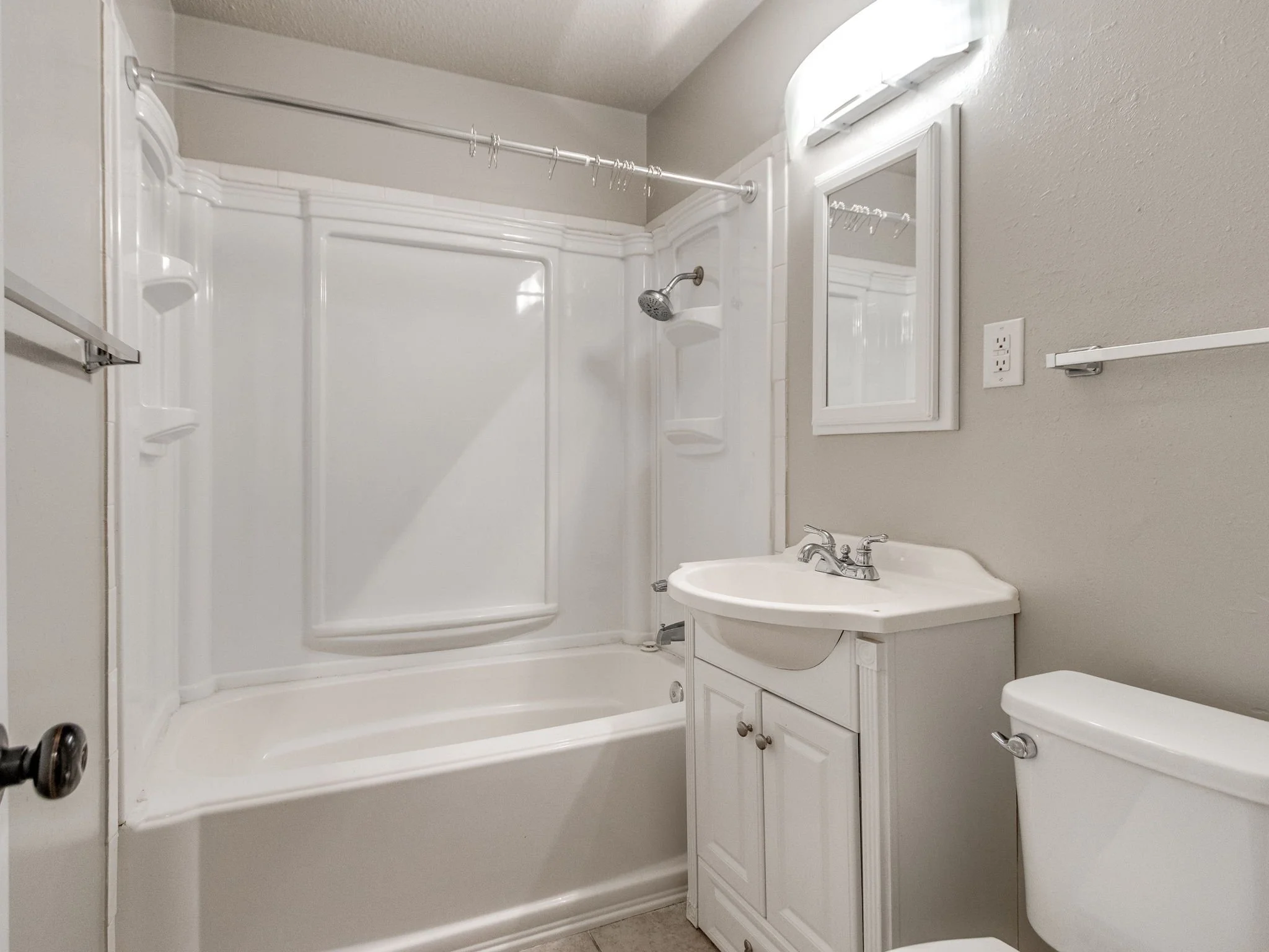 11-web-or-mls-1617 Avondale Dr-17.jpg
