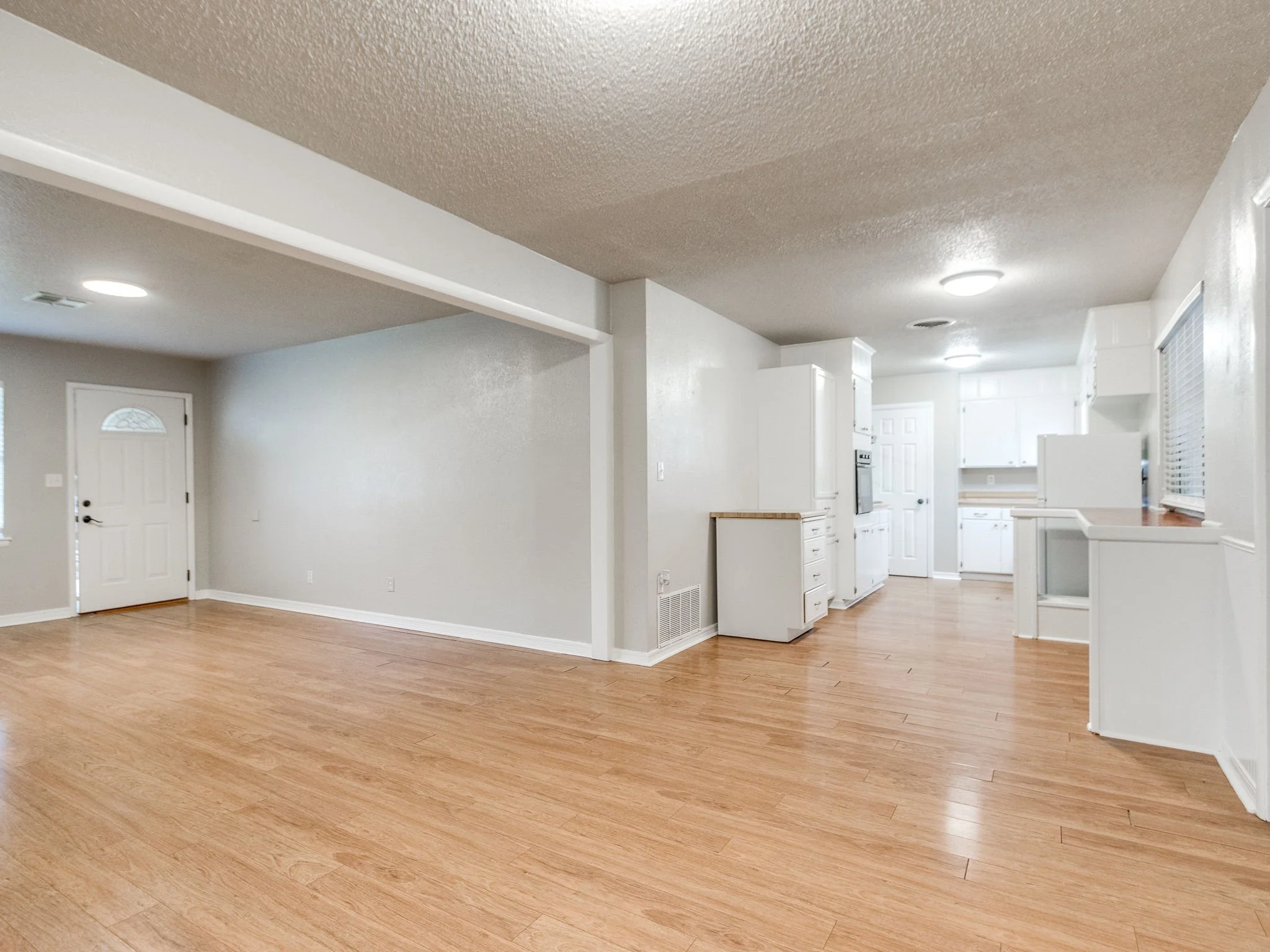 33-web-or-mls-1617 Avondale Dr-39.jpg